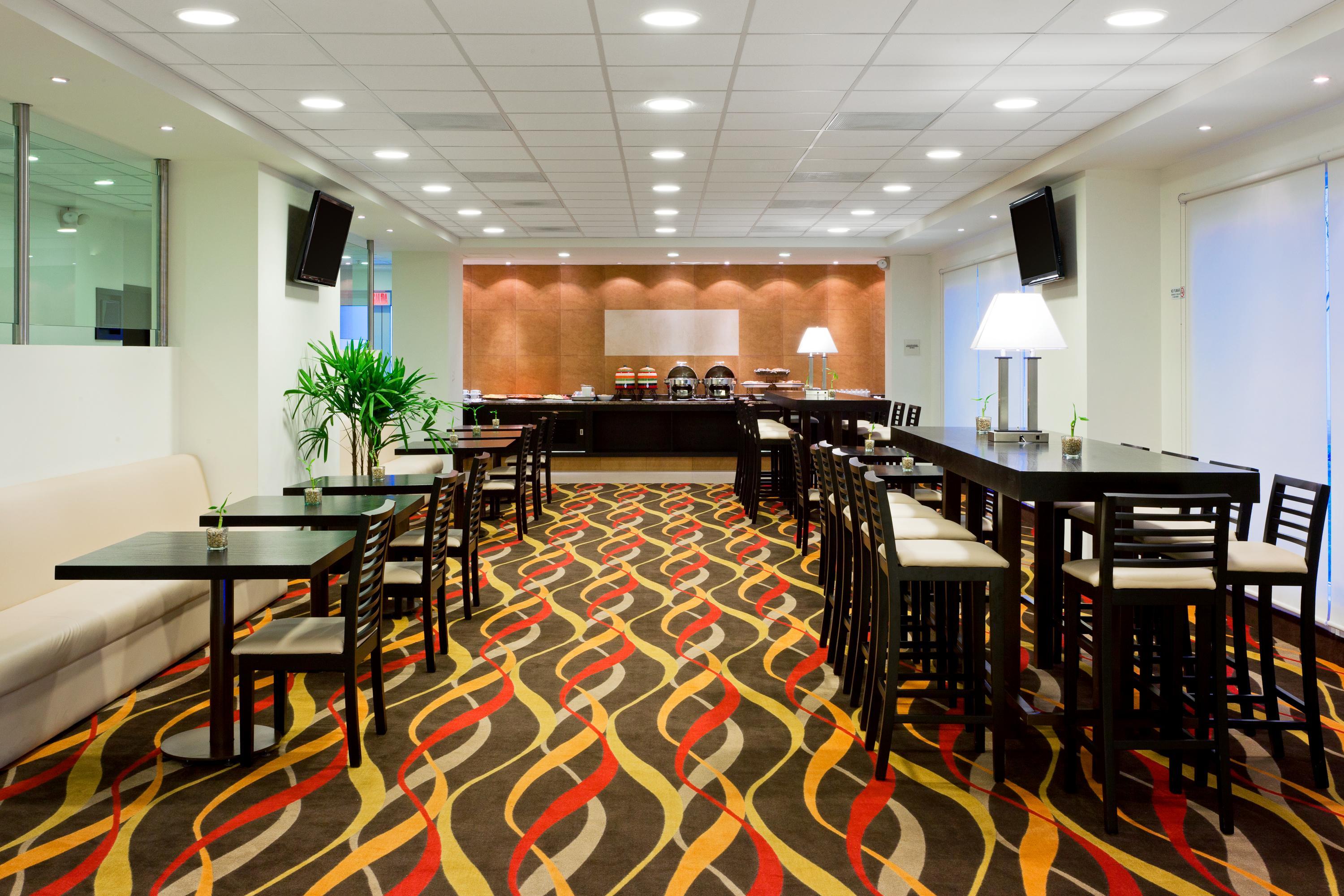 Restaurant La Quinta by Wyndham San Luis Potosi