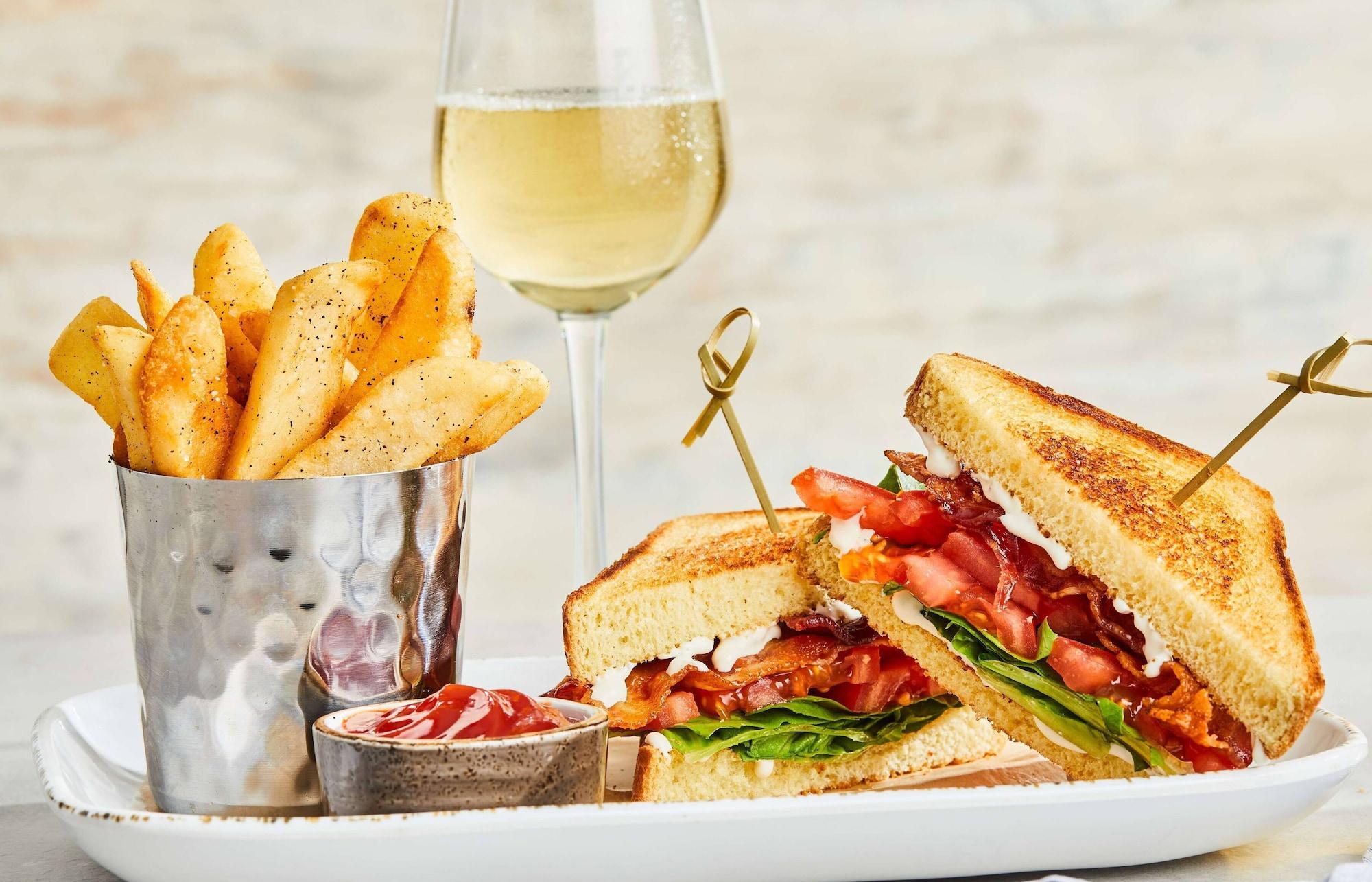 Restaurant Courtyard by Marriott Ventura Simi Valley
