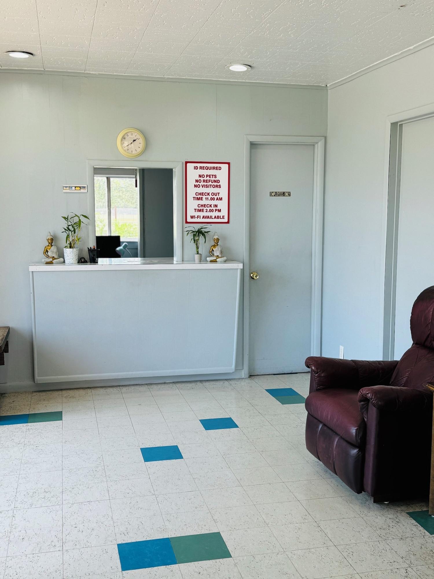 Vista Lobby EXPRESS INN & SUITES