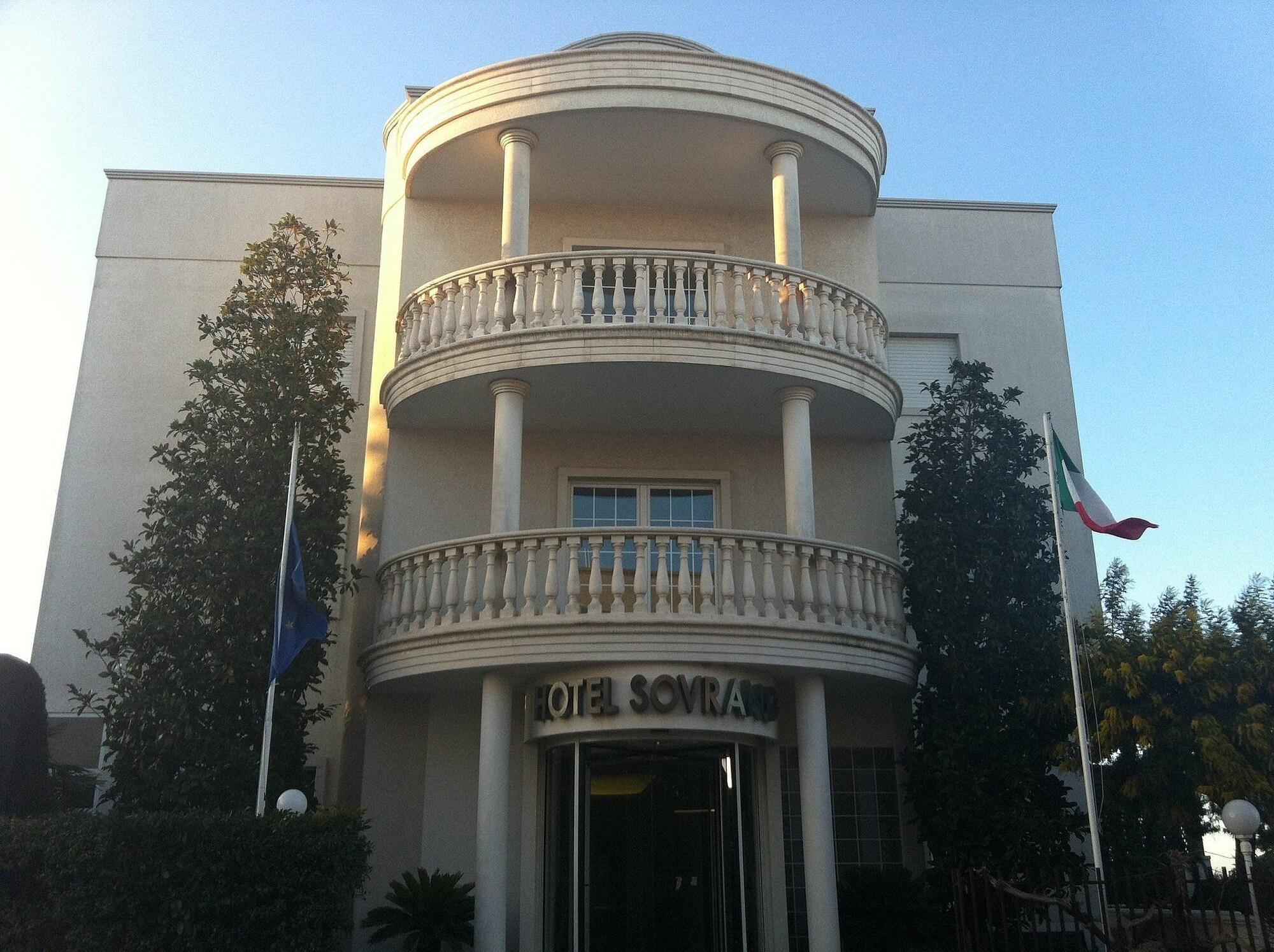 Vista Exterior Hotel Sovrano