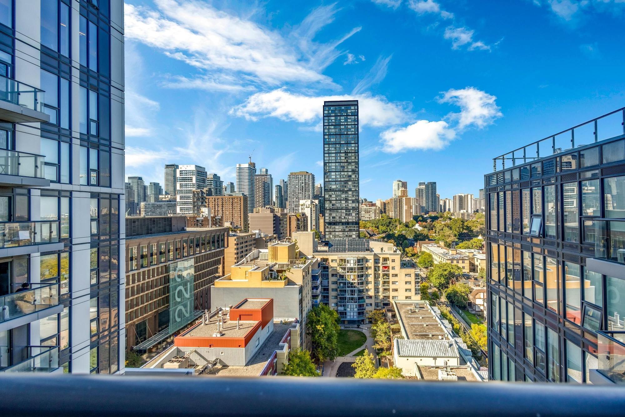 Varios Jarvis Suites - Prime Location