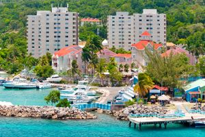 Paquete - 6th-floor High-rise Studio Panoramic Ocean Views Walk to Town