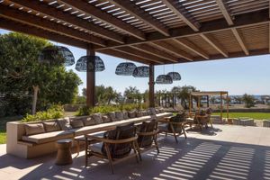 Alojamiento - Lindian Village Beach Resort, Curio Collec by Hil