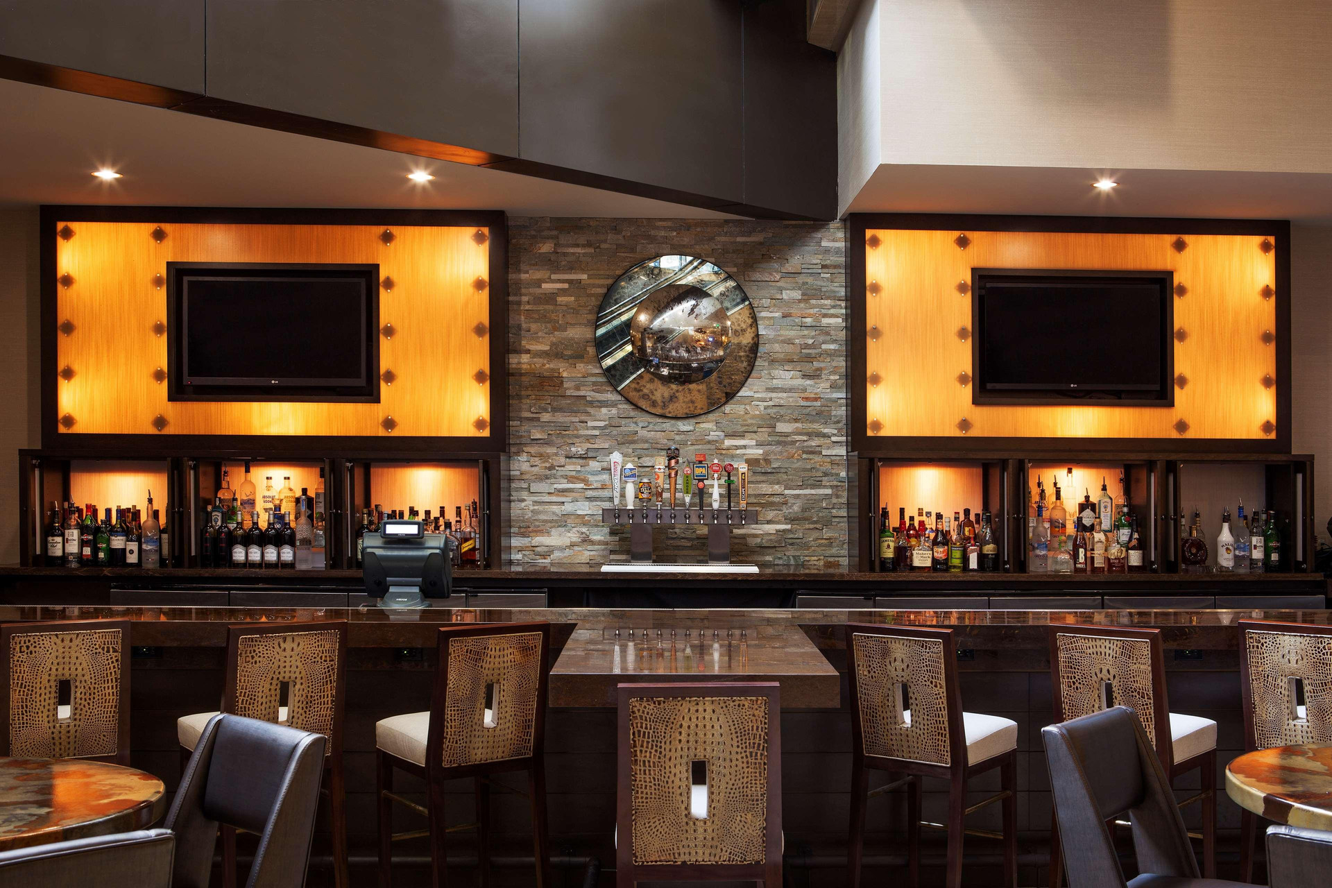 Bar/Salón Hilton Denver City Center
