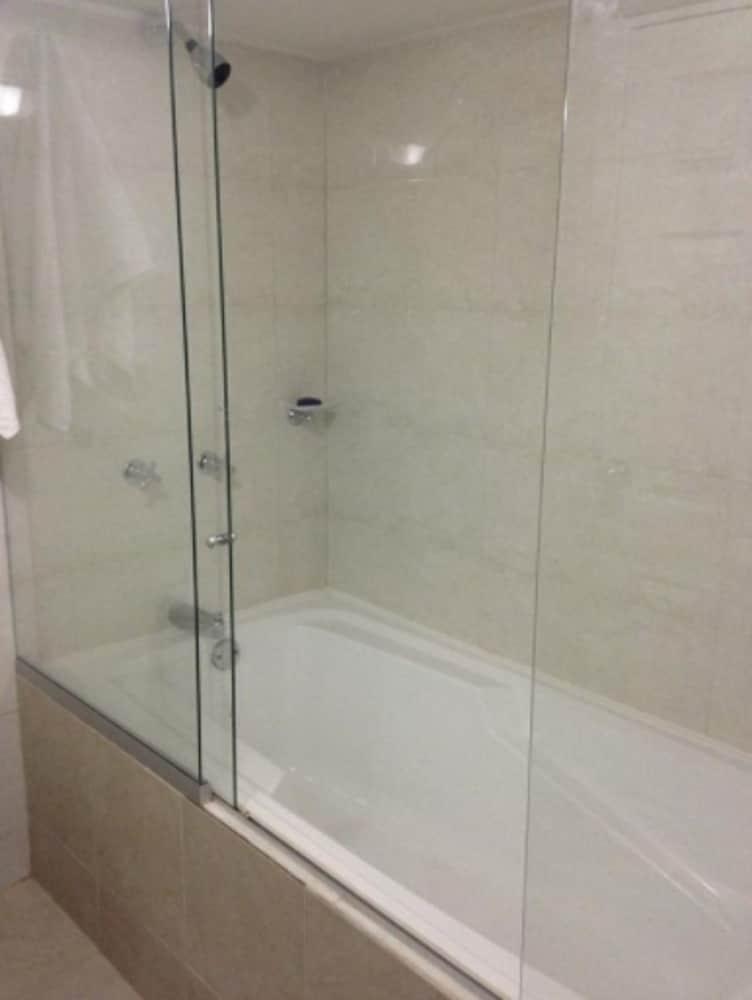 Baño Hotel Suite 114