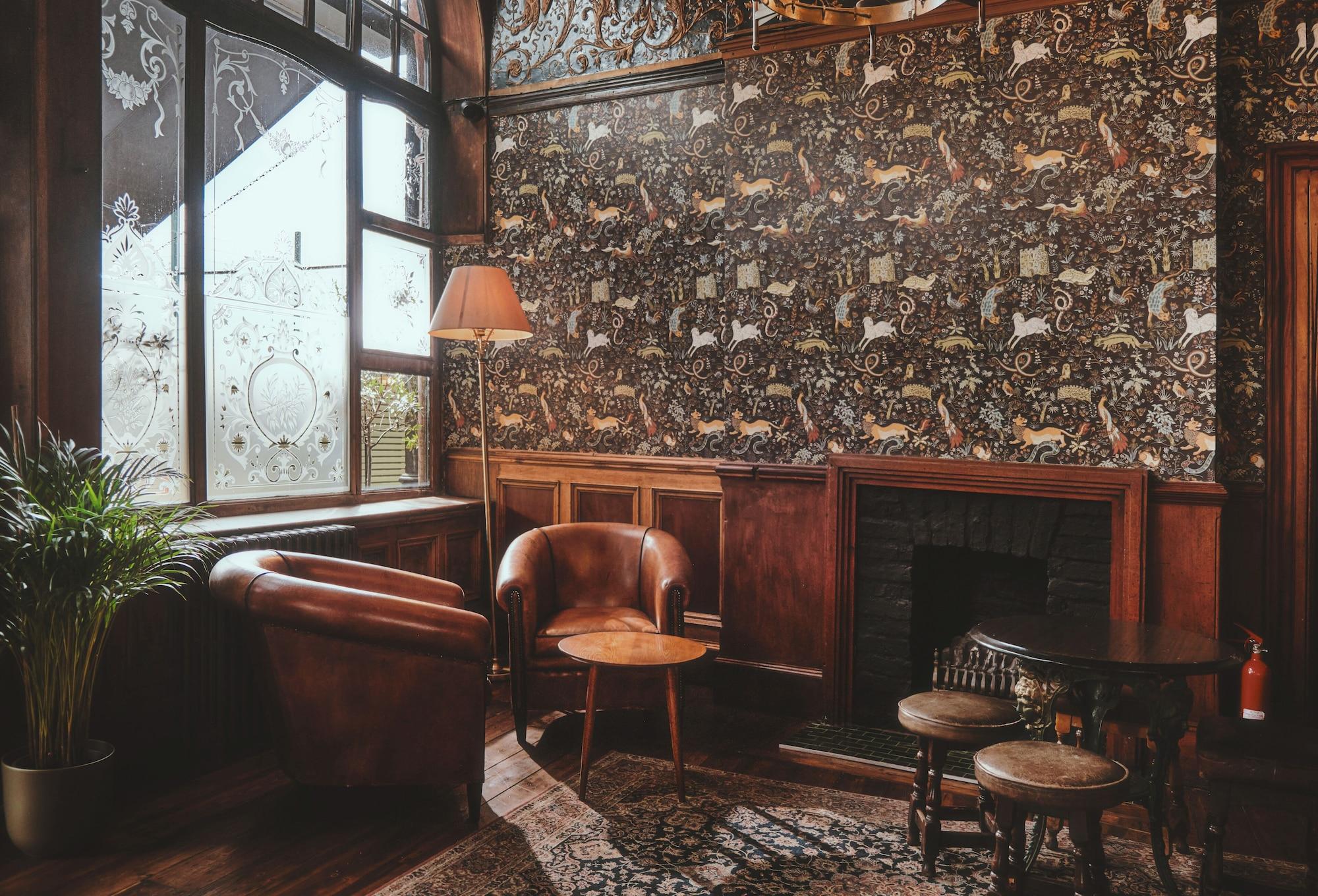 Vista Lobby The Black Lion Pub & Boutique Guesthouse