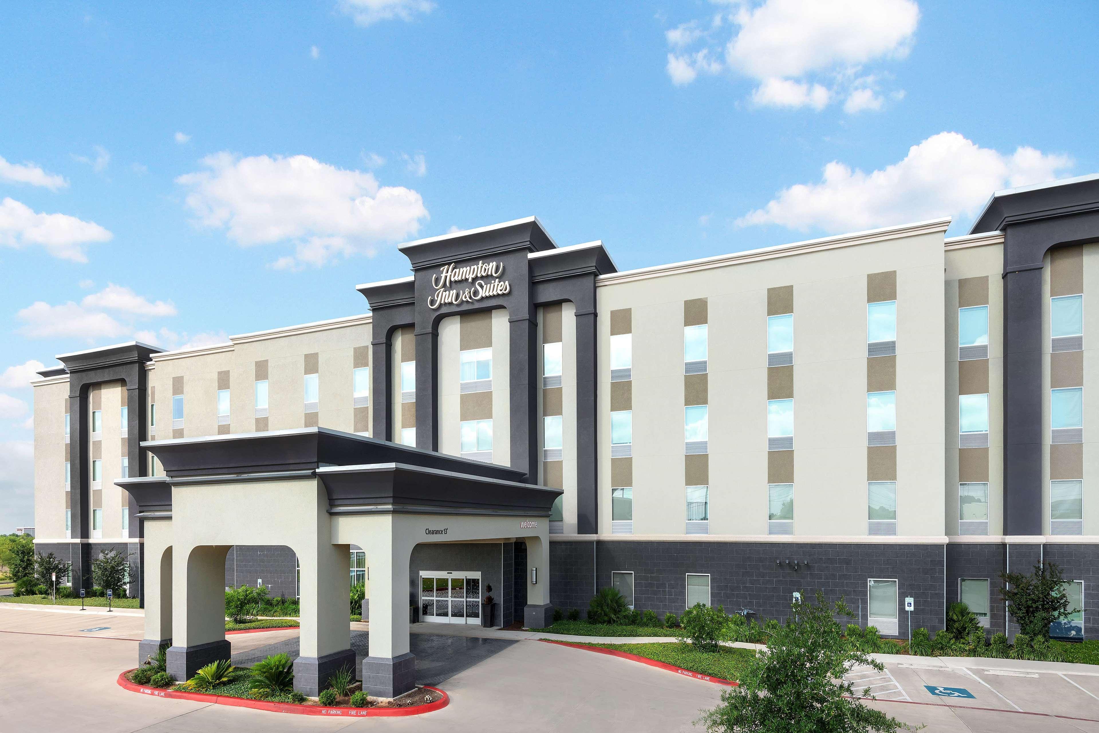 Vista Exterior Hampton Inn & Suites San Antonio Brooks City Base