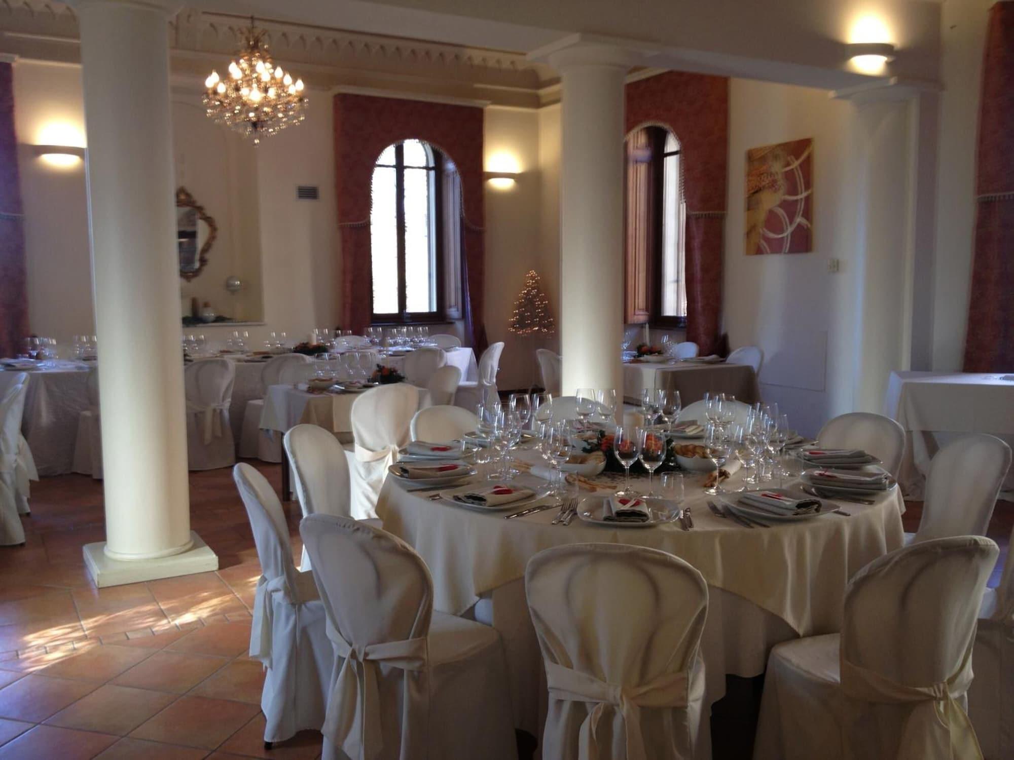 Salón de Baile Villa Scati