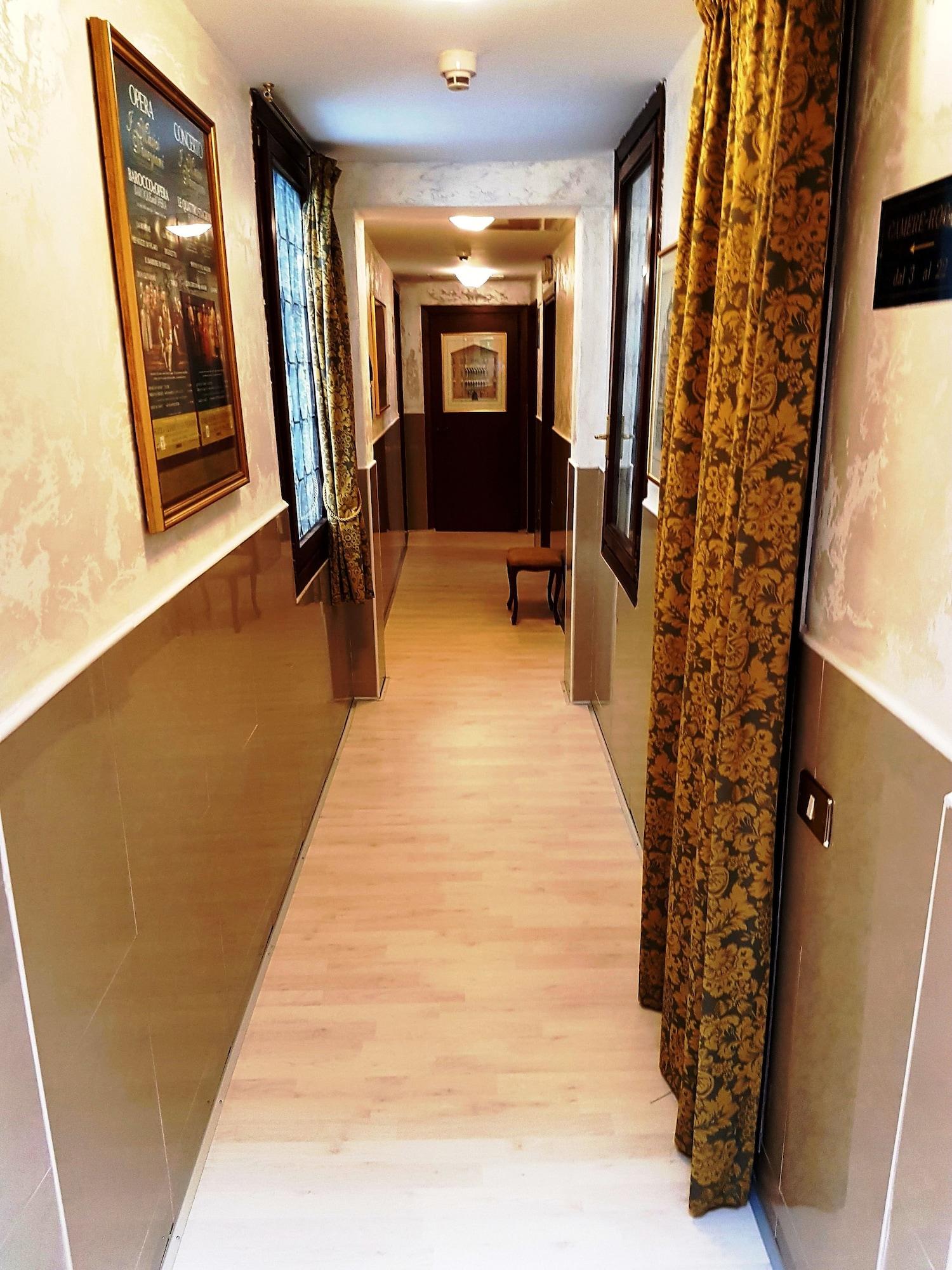 Varios Hotel San Gallo