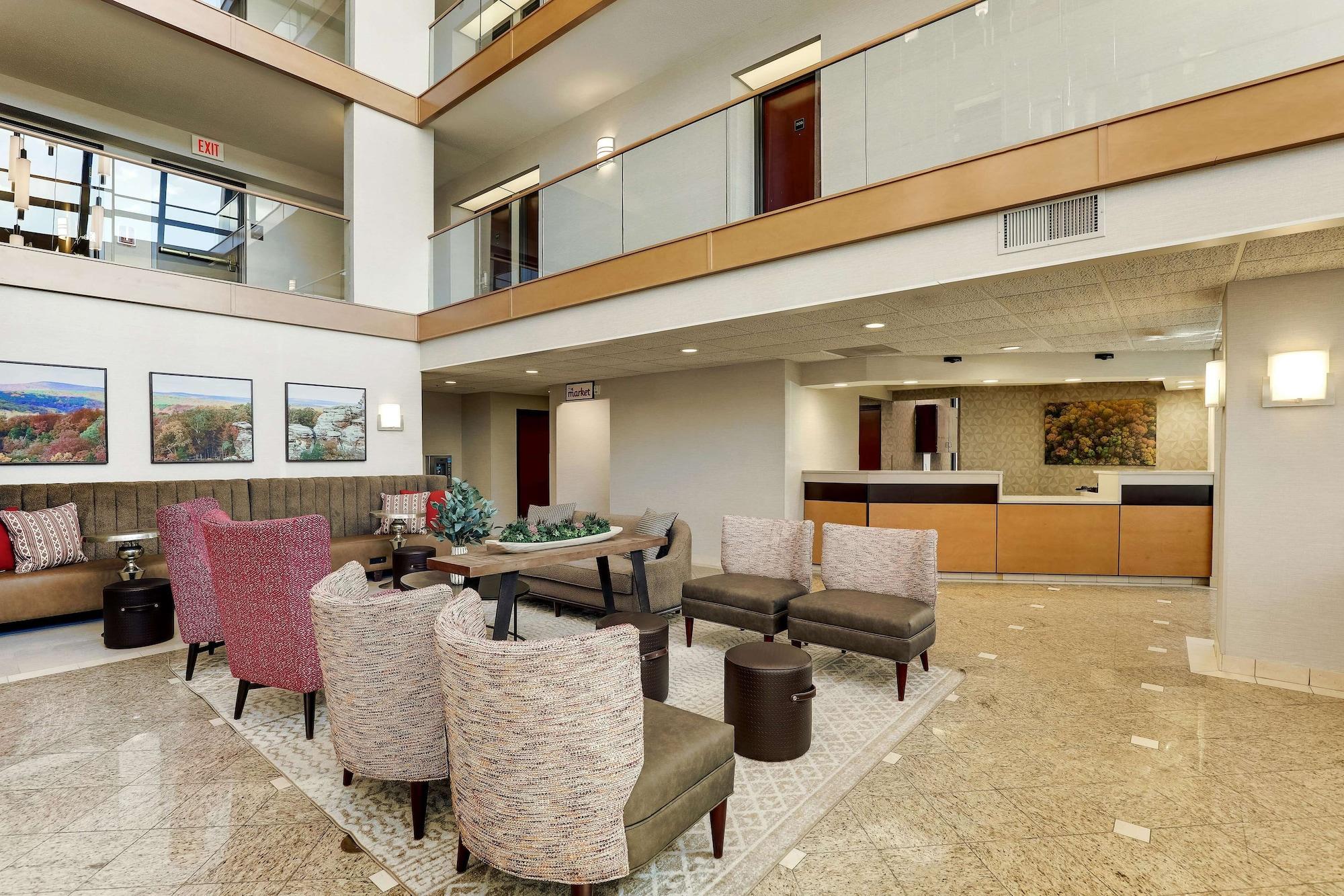 Vista Lobby Drury Inn & Suites Marion