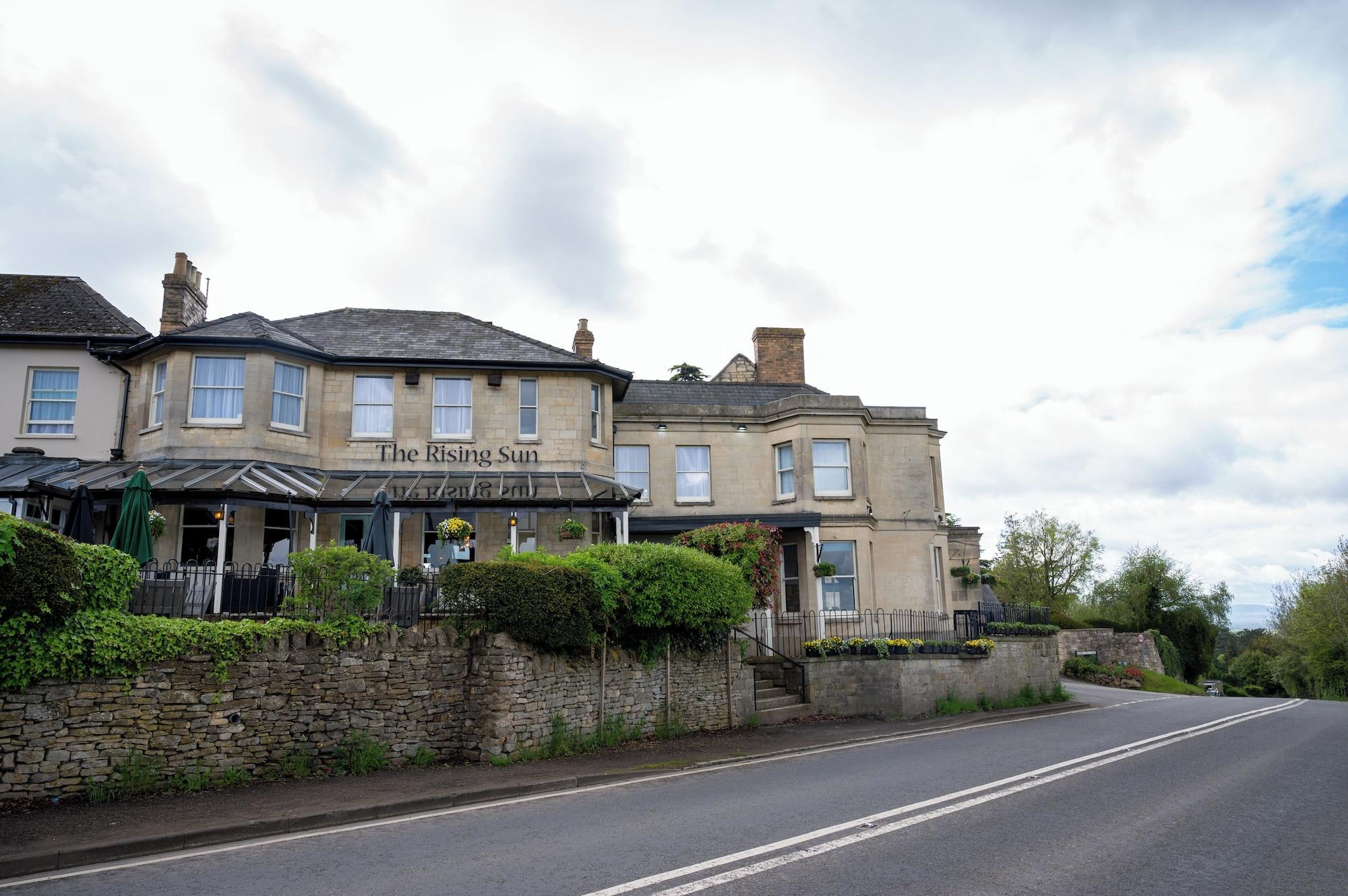 Vista Exterior Rising Sun Hotel by Greene King Inns