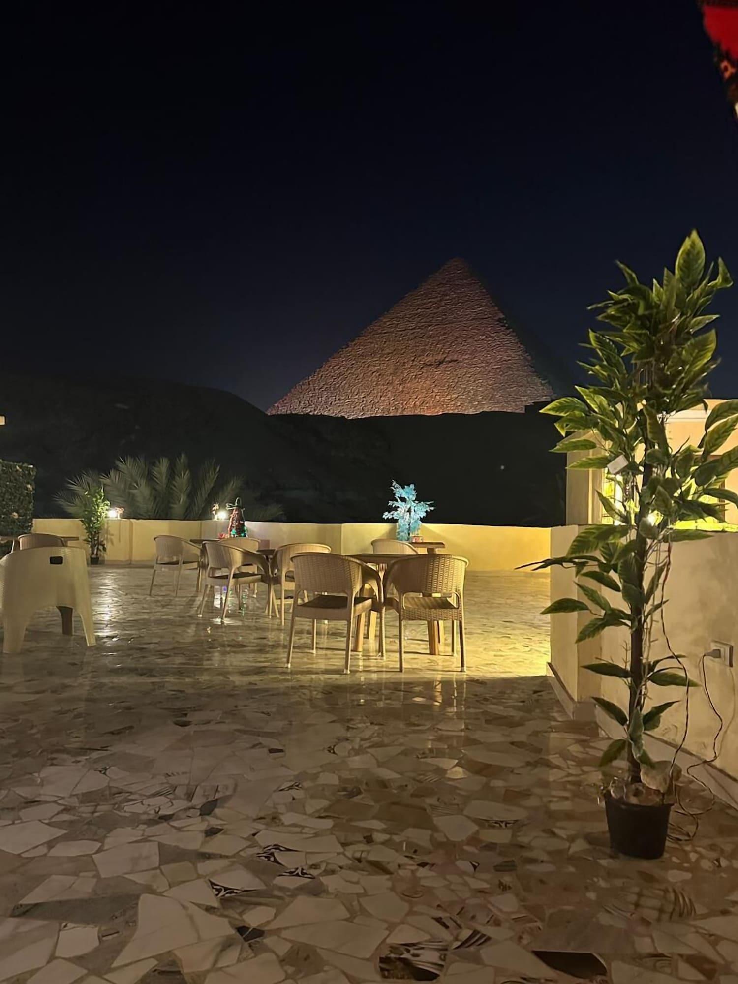 Restaurant Crystal pyramid inn