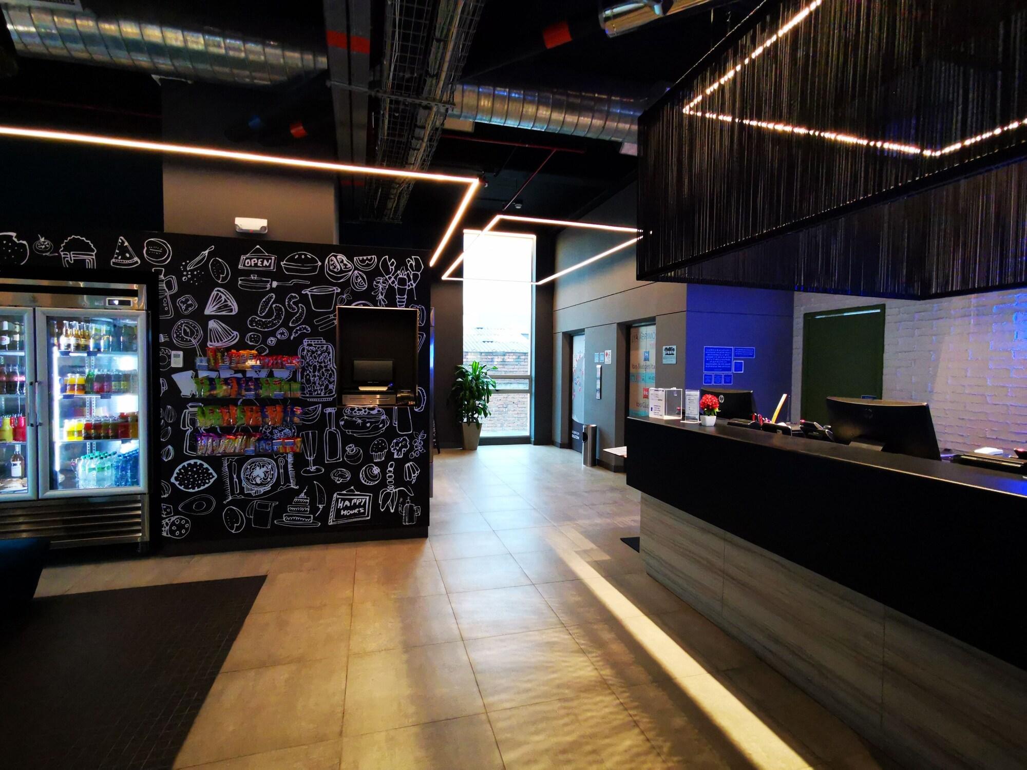 Bar/Salón ibis budget Medellín Itagüí Metro
