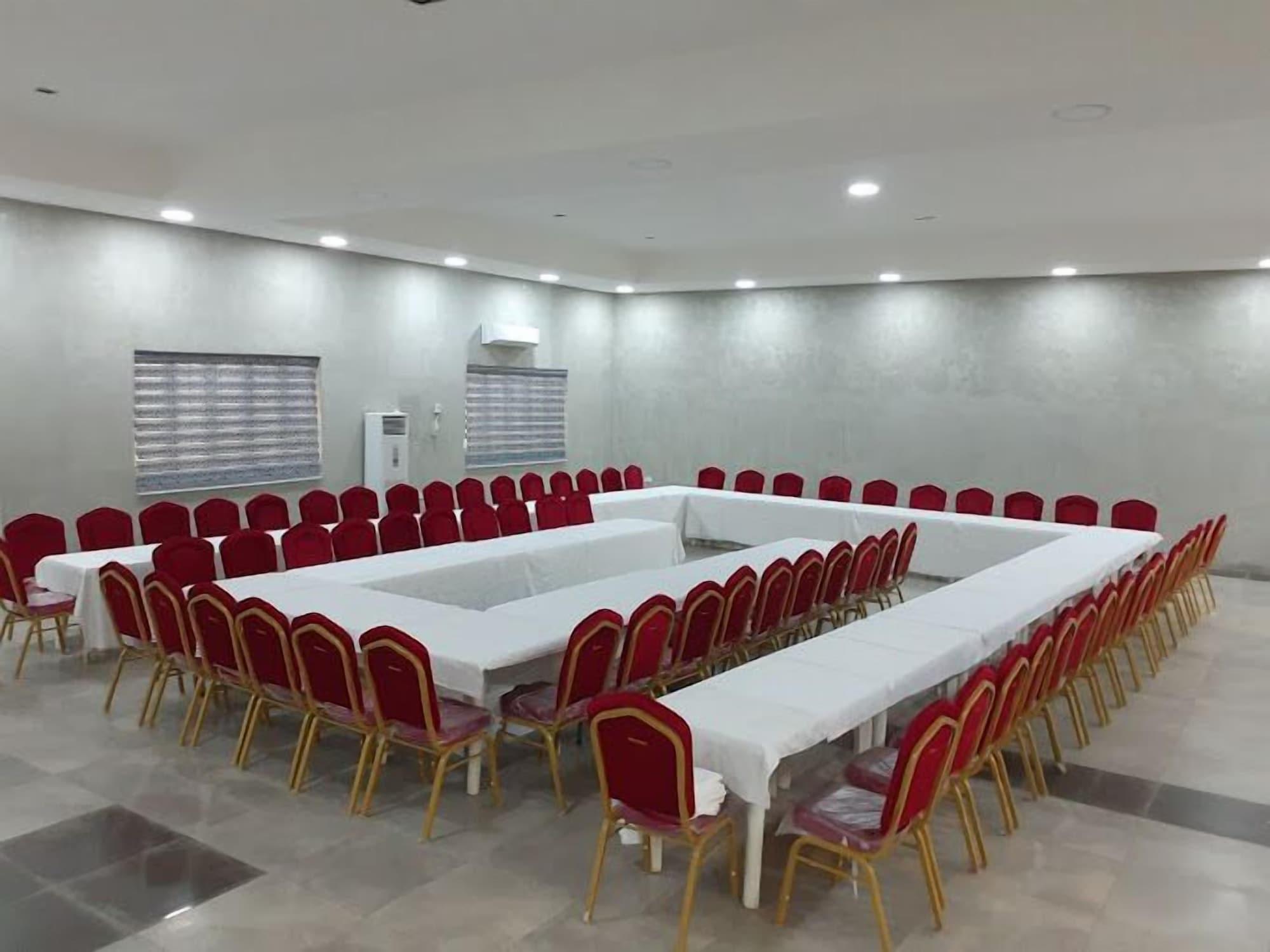 Sala de Reuniones Grovehill Hotel Plus Ilesa