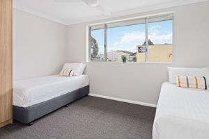 Alojamiento - Hive Hotel