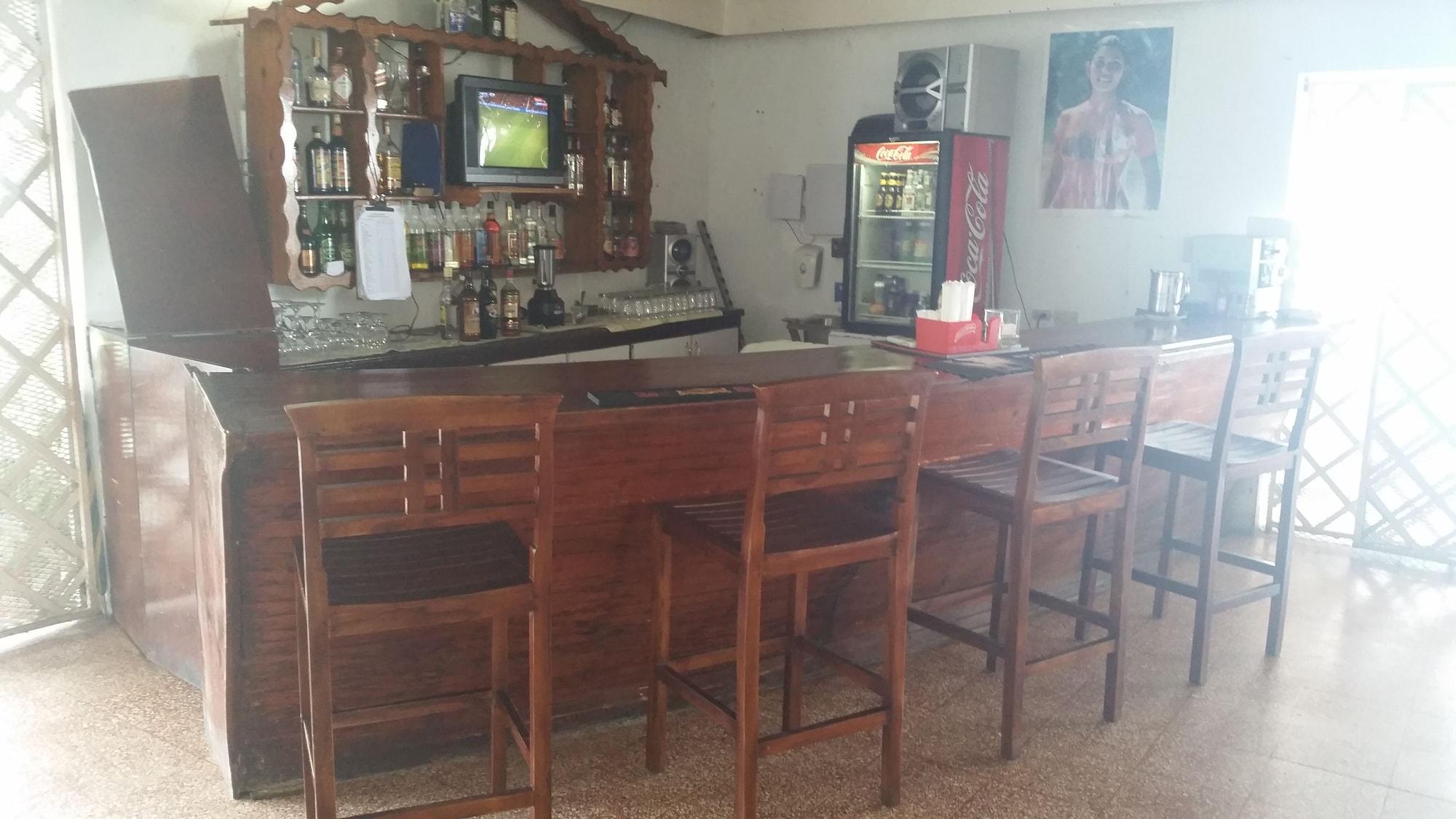 Bar/Salón Irie Beach Studio