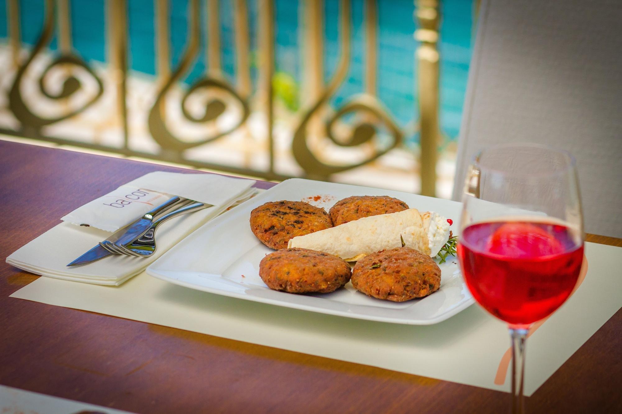 Bar/Salón Balcony Hotel - Adults Only