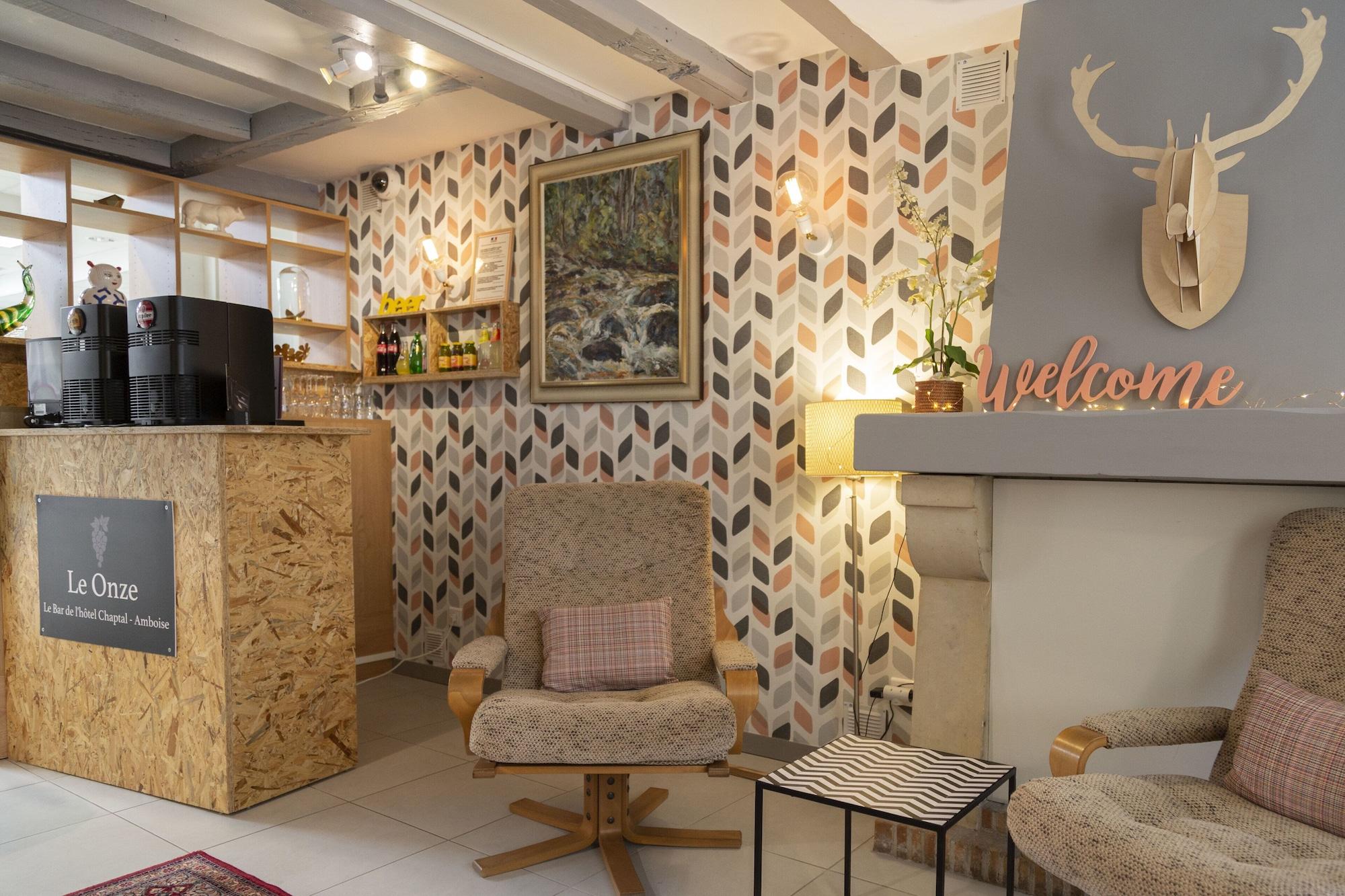 Bar/Salón Logis Hôtel Chaptal Amboise