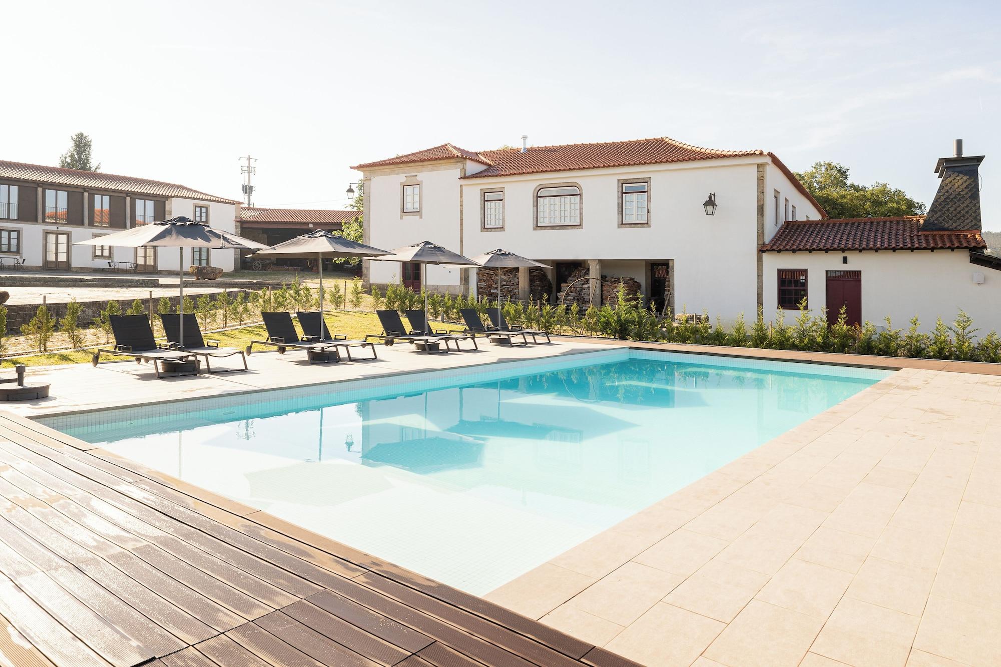 Vista Piscina CasaNova Farmhouse