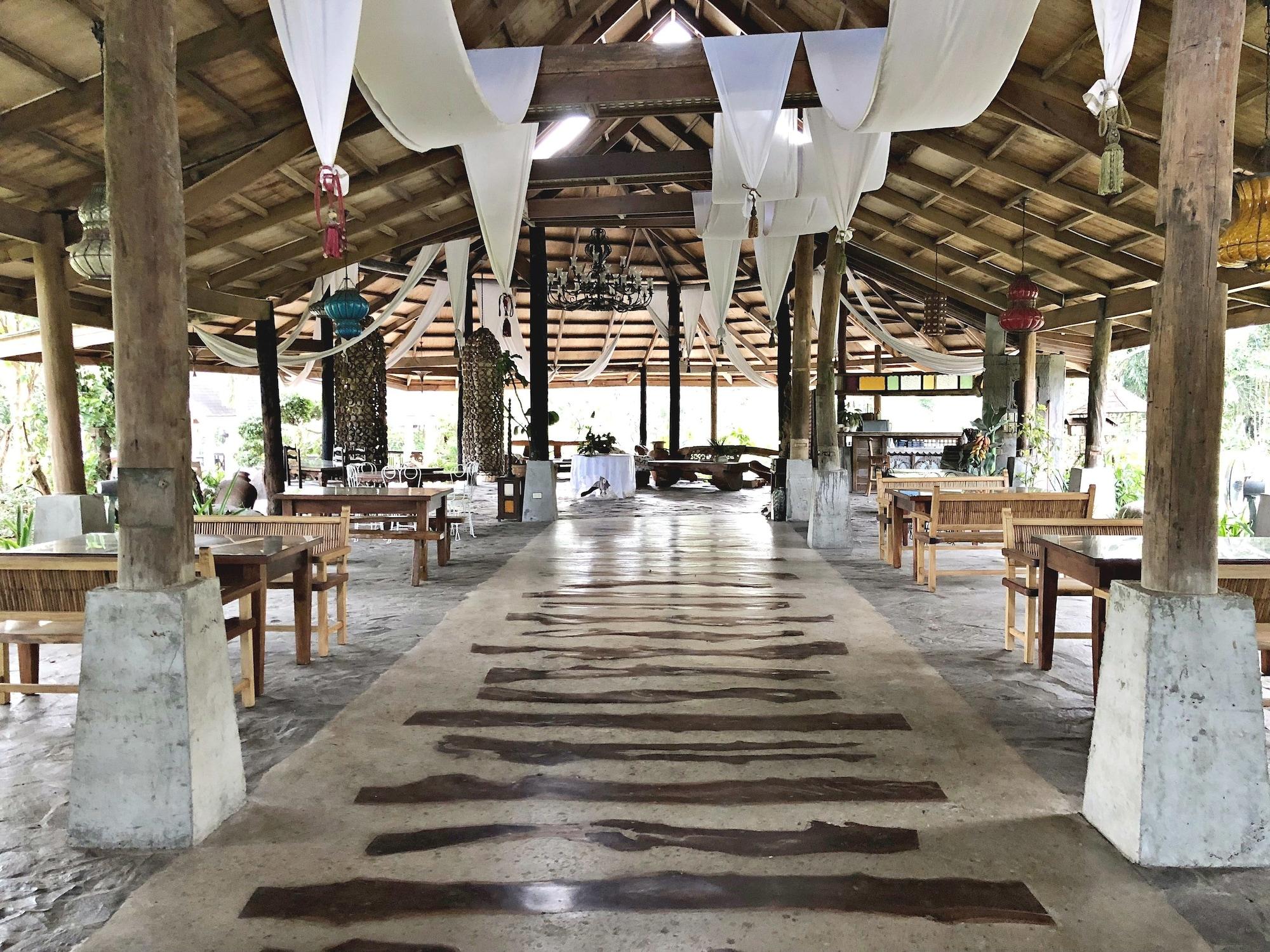 Restaurant Tree House at Sitio de Amor Leisure Farm