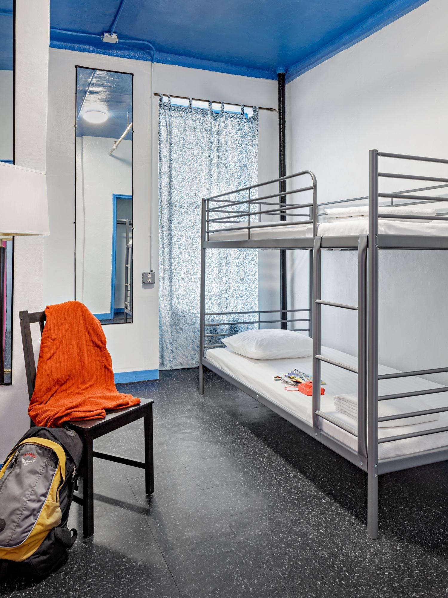 Varios Central Park West Hostel