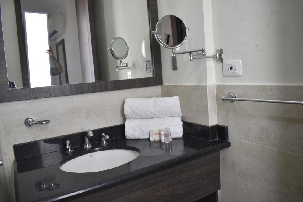 Equipamiento de Habitación Hotel Amada Cúcuta HR