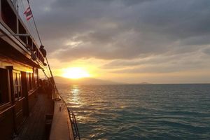 Actividad - Crucero con cena al atardecer - Grupo pequeño