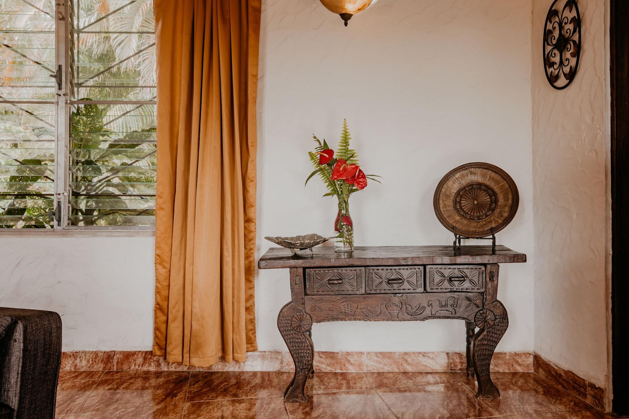 Habitación The Golden Frog Inn