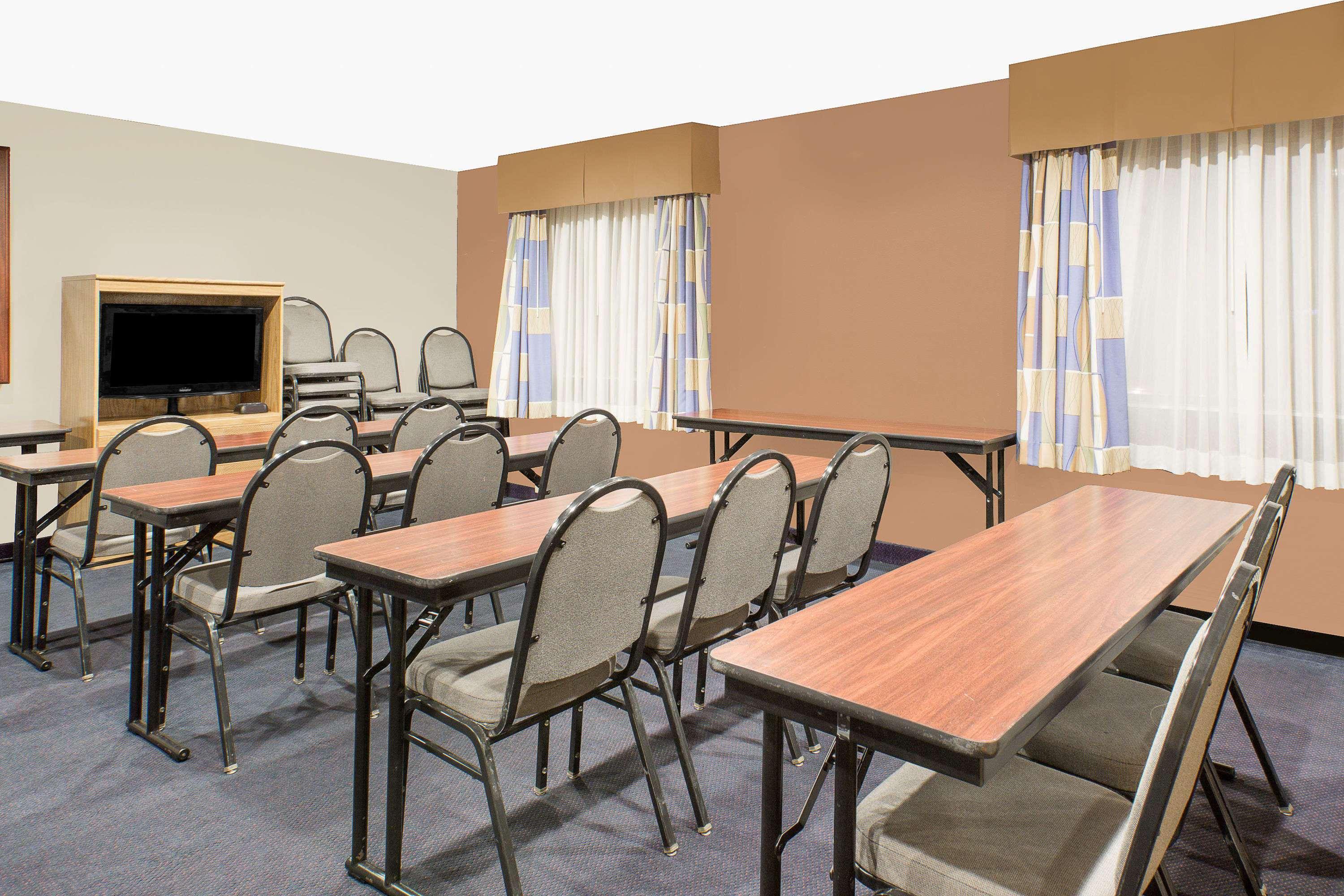 Centro de Negocios Baymont by Wyndham Boone