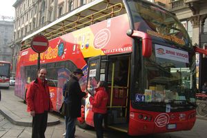 Actividad - Tour City Sightseeing por Milán con paradas libres