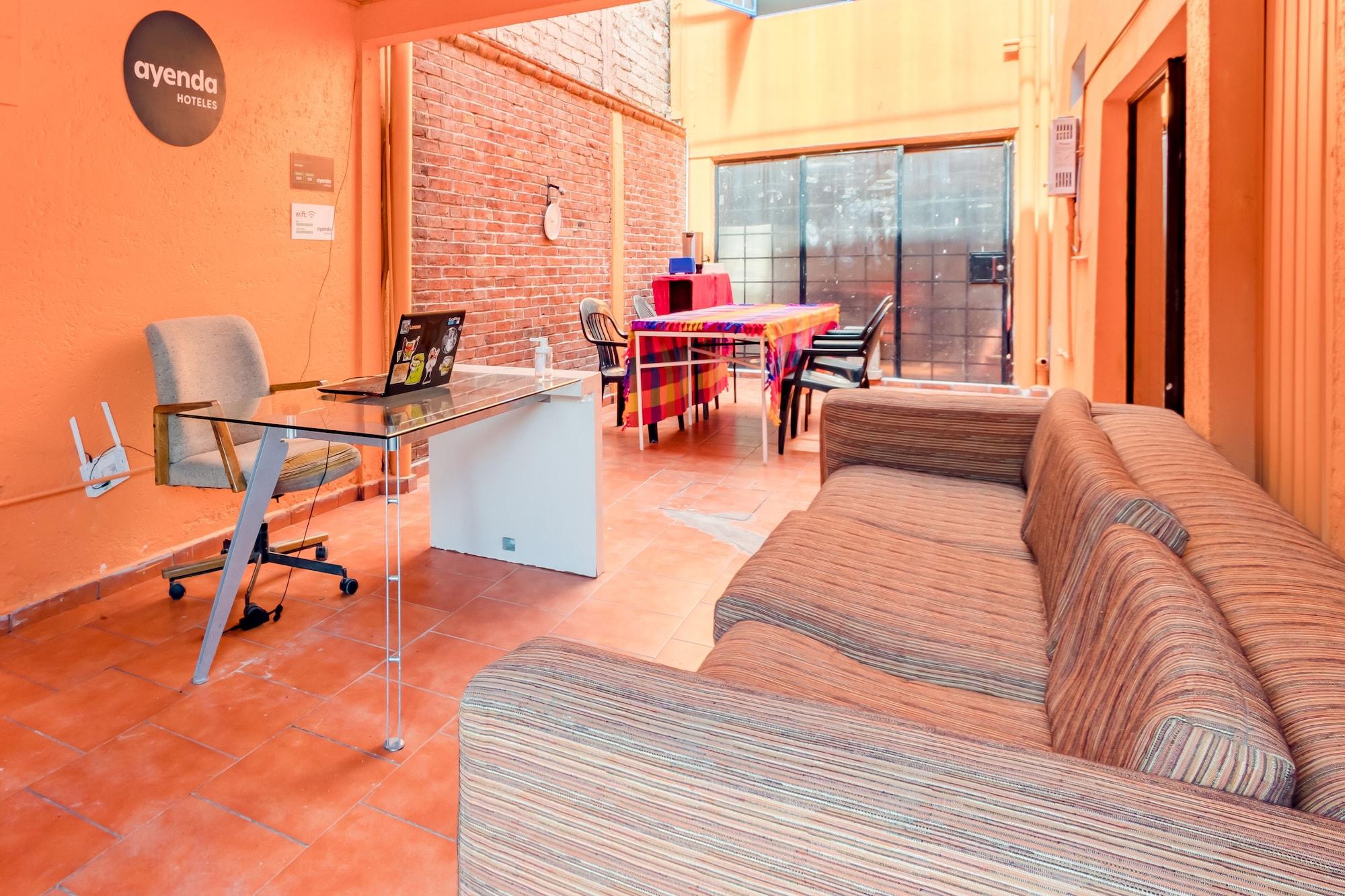 Varios Oasis Airport