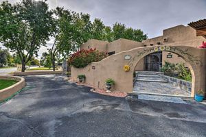 Alquiler Vacacional - Shared Backyard & Hot Tub: Restful Mesa Retreat!