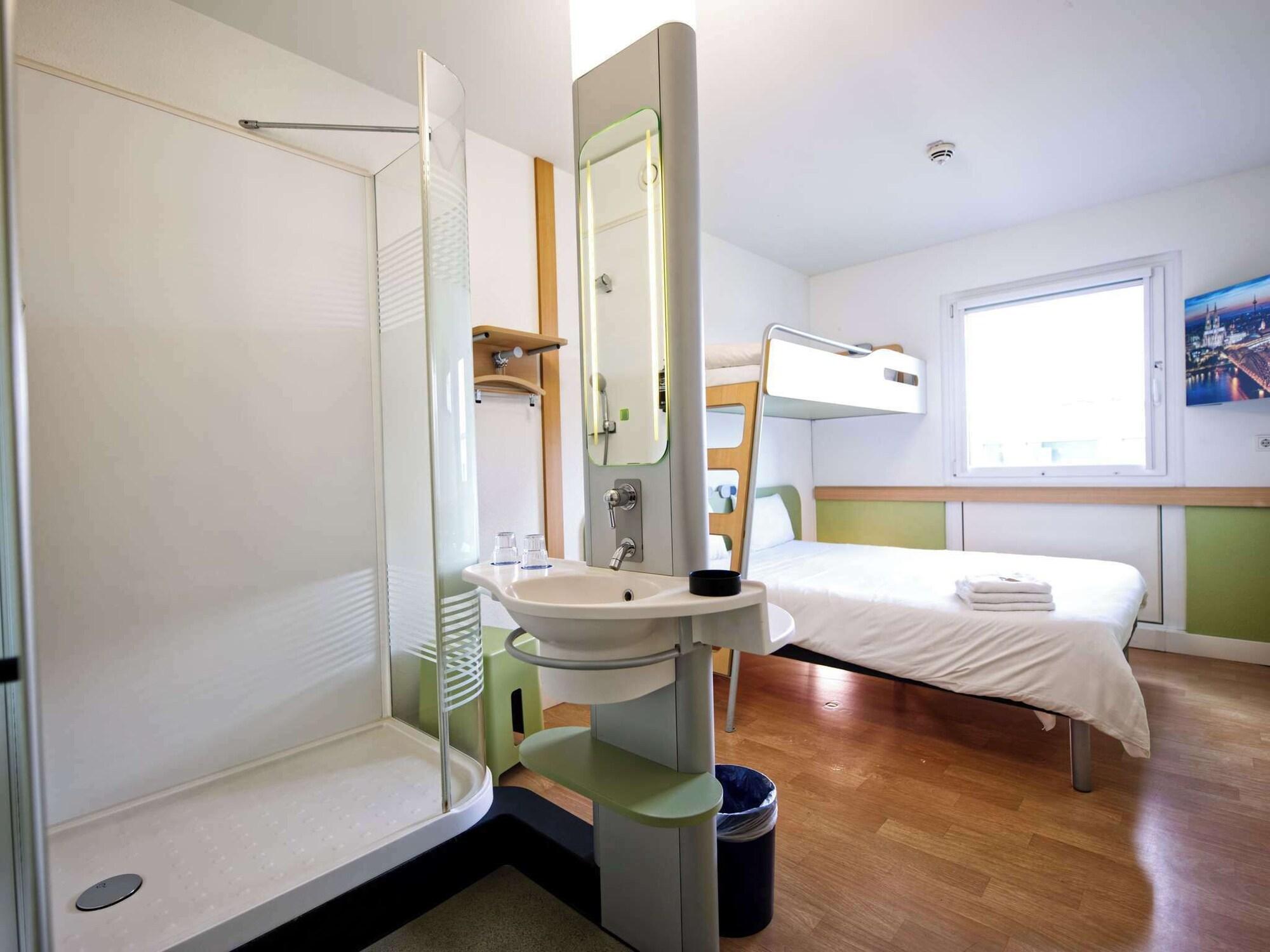Habitación ibis budget Köln Messe