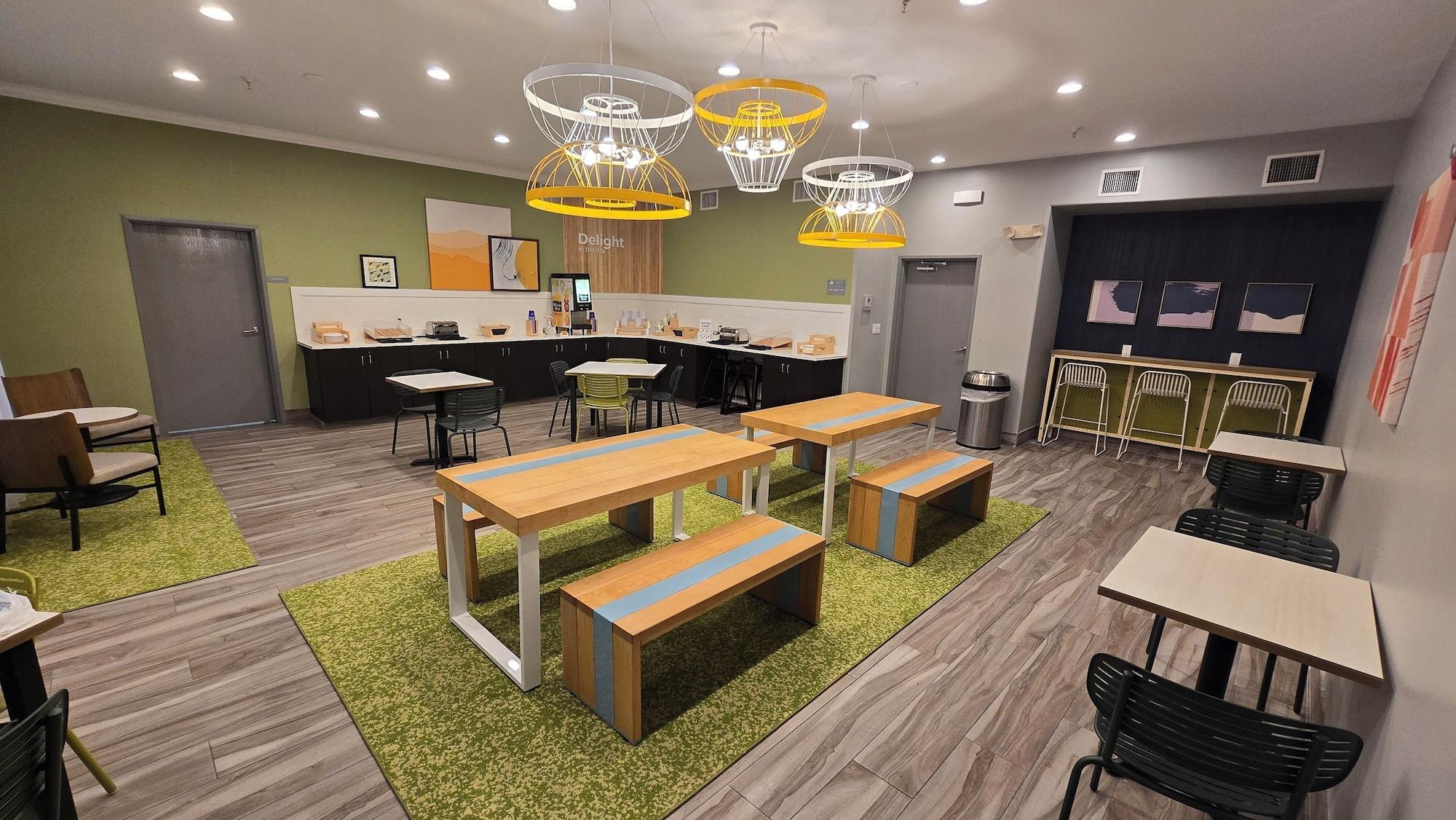 Restaurant Spark by Hilton Selma