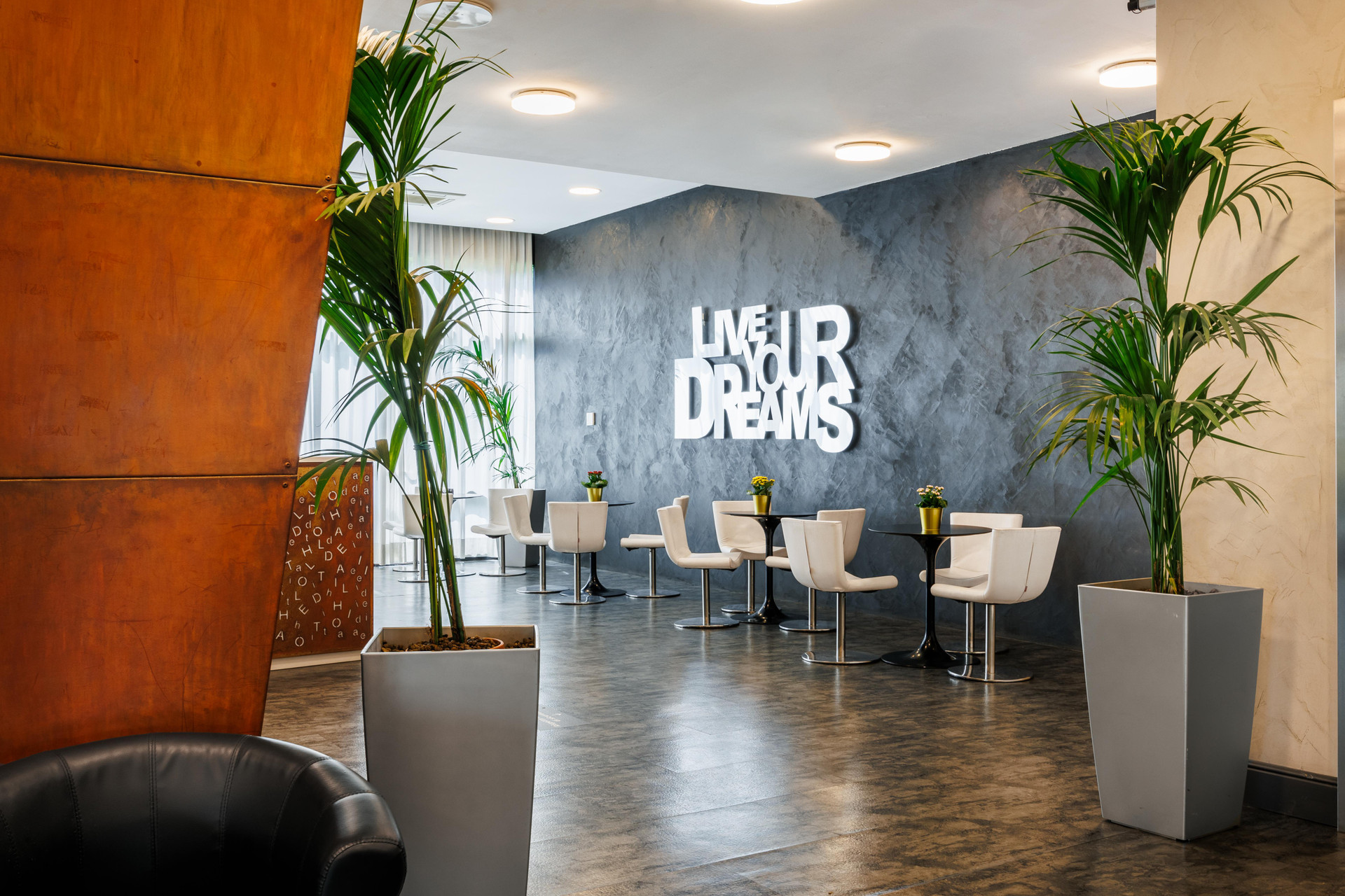 Vista Lobby iH Hotels Milano Lorenteggio