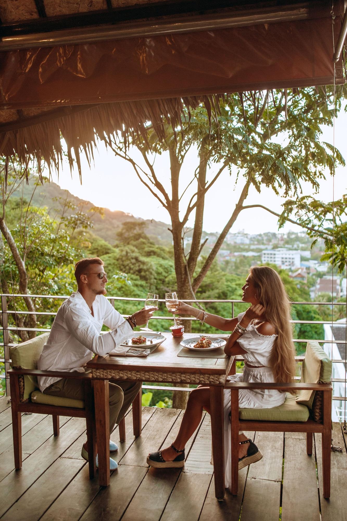 Restaurant Santosa Detox & Wellness Center