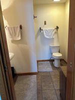 Alquiler Vacacional - Sunshine & blue skies - Huron Bay Retreat - hot tub & sauna available year round