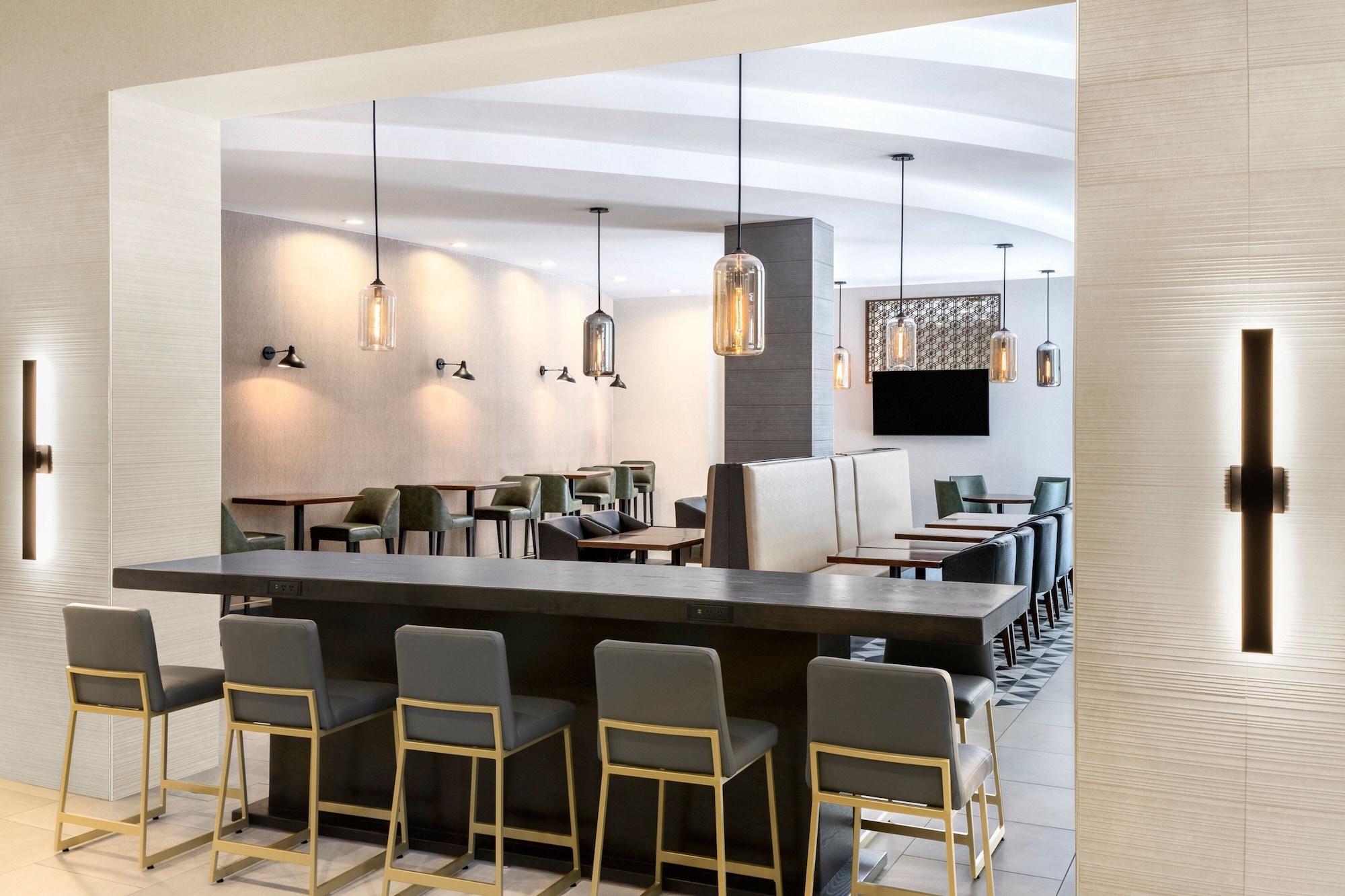 Restaurant Residence Inn by Marriott Sacramento Downtown at Capitol Park