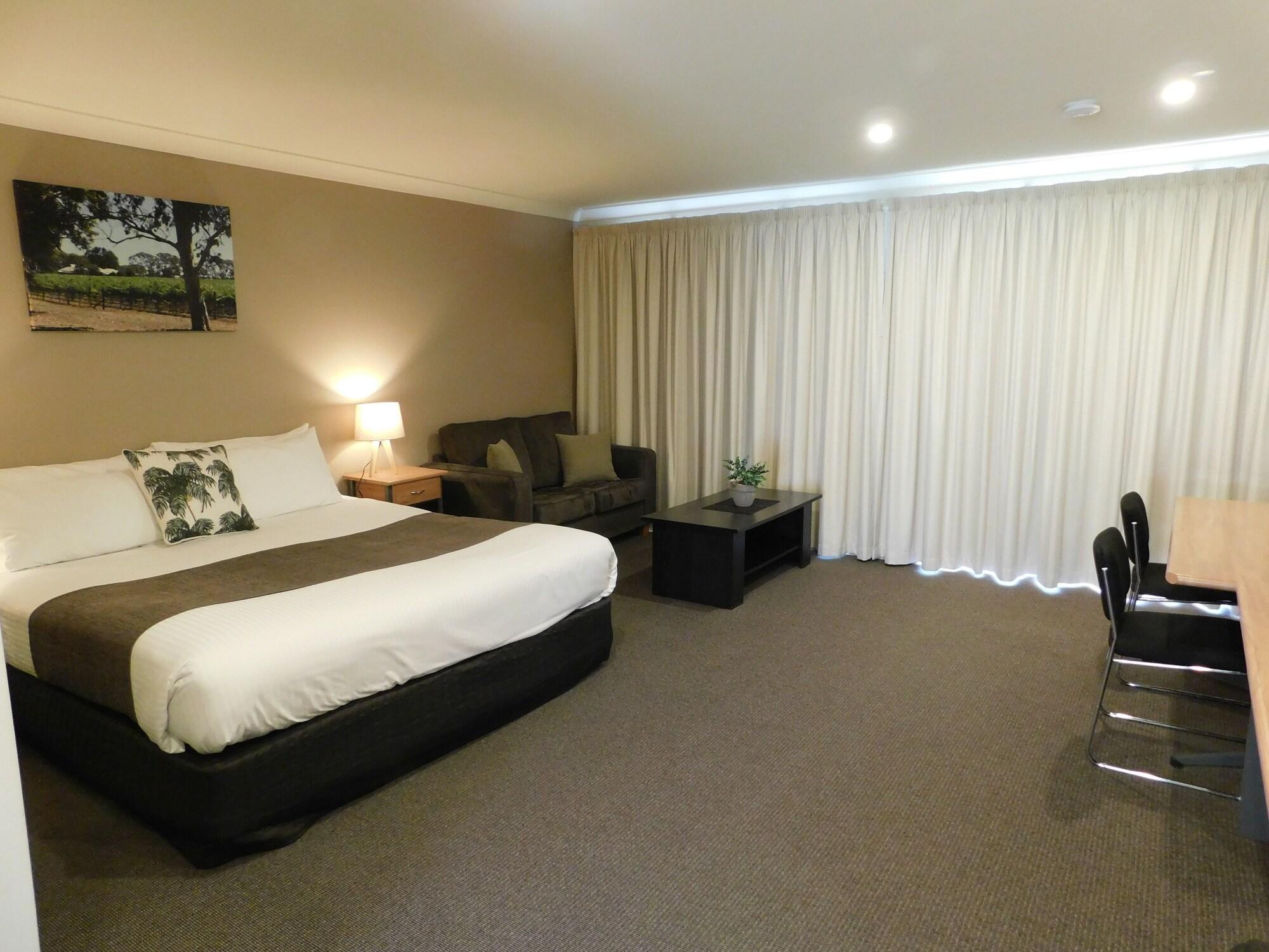 Varios Alexander Cameron Suites