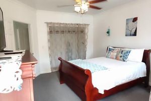 Alquiler Vacacional - Romantic Getaways or Family fun. Enjoy Island Vibes at 2BR Townhome Near Beach!