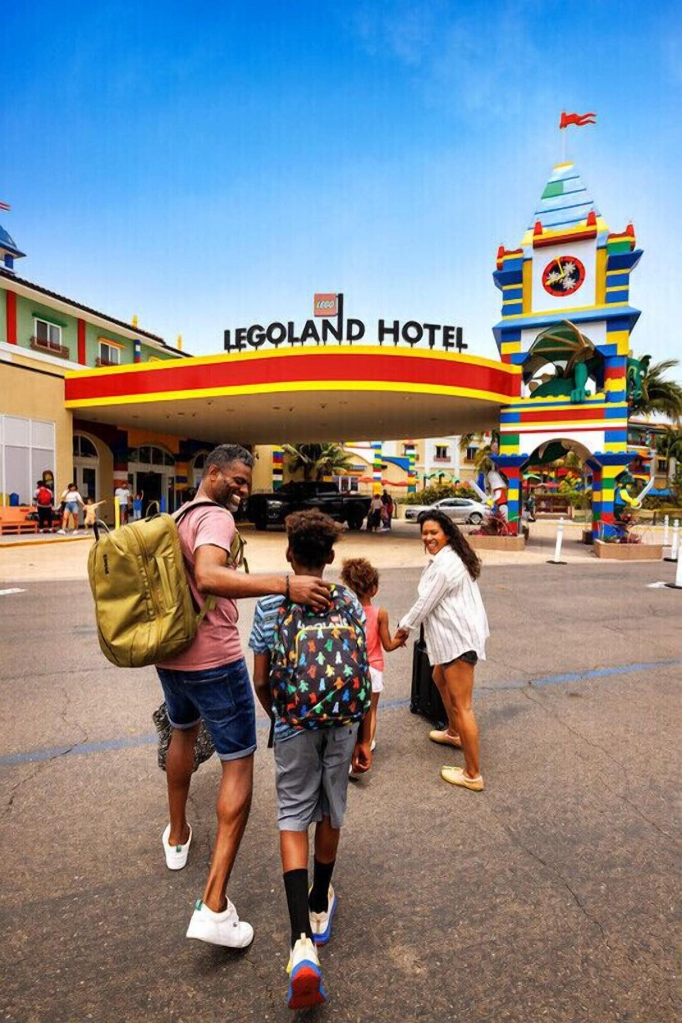 Varios LEGOLAND California Hotel