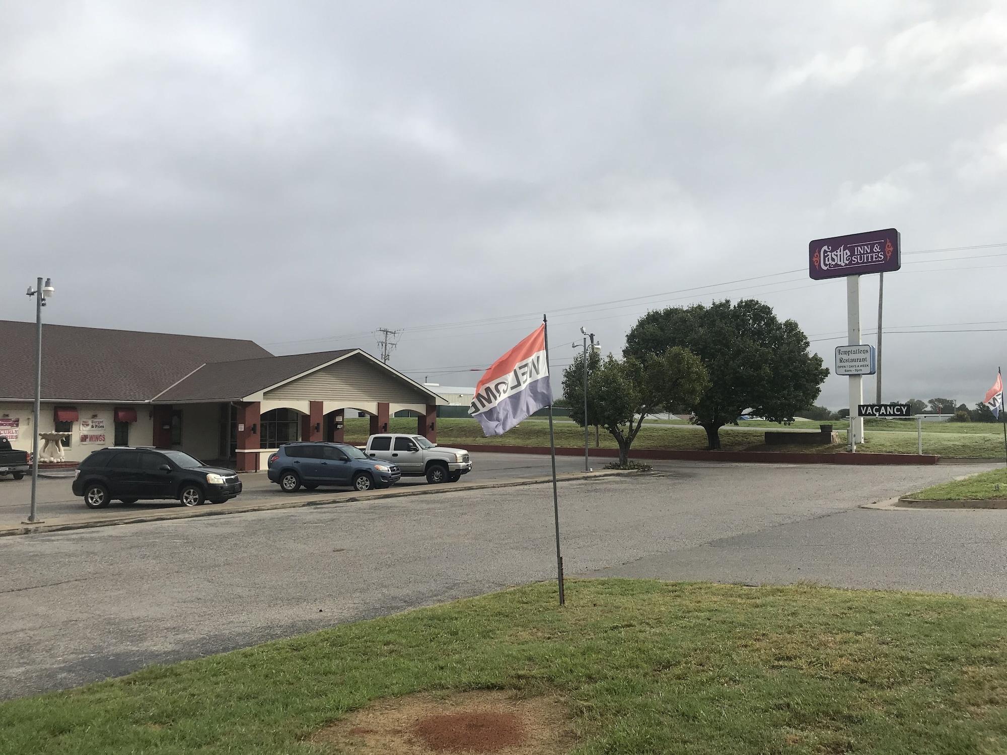 Vista Exterior Castle Inn & Suites Anadarko