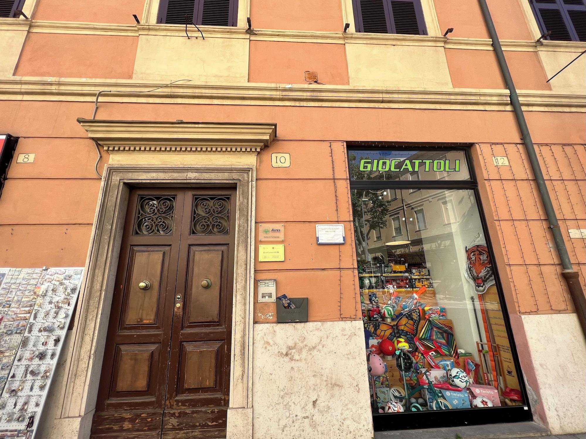 Vista Exterior Guest House Fuori Dal Porto
