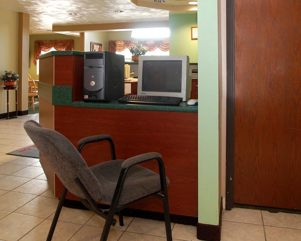 Vista Lobby Knights Inn & Suites St. Clairsville