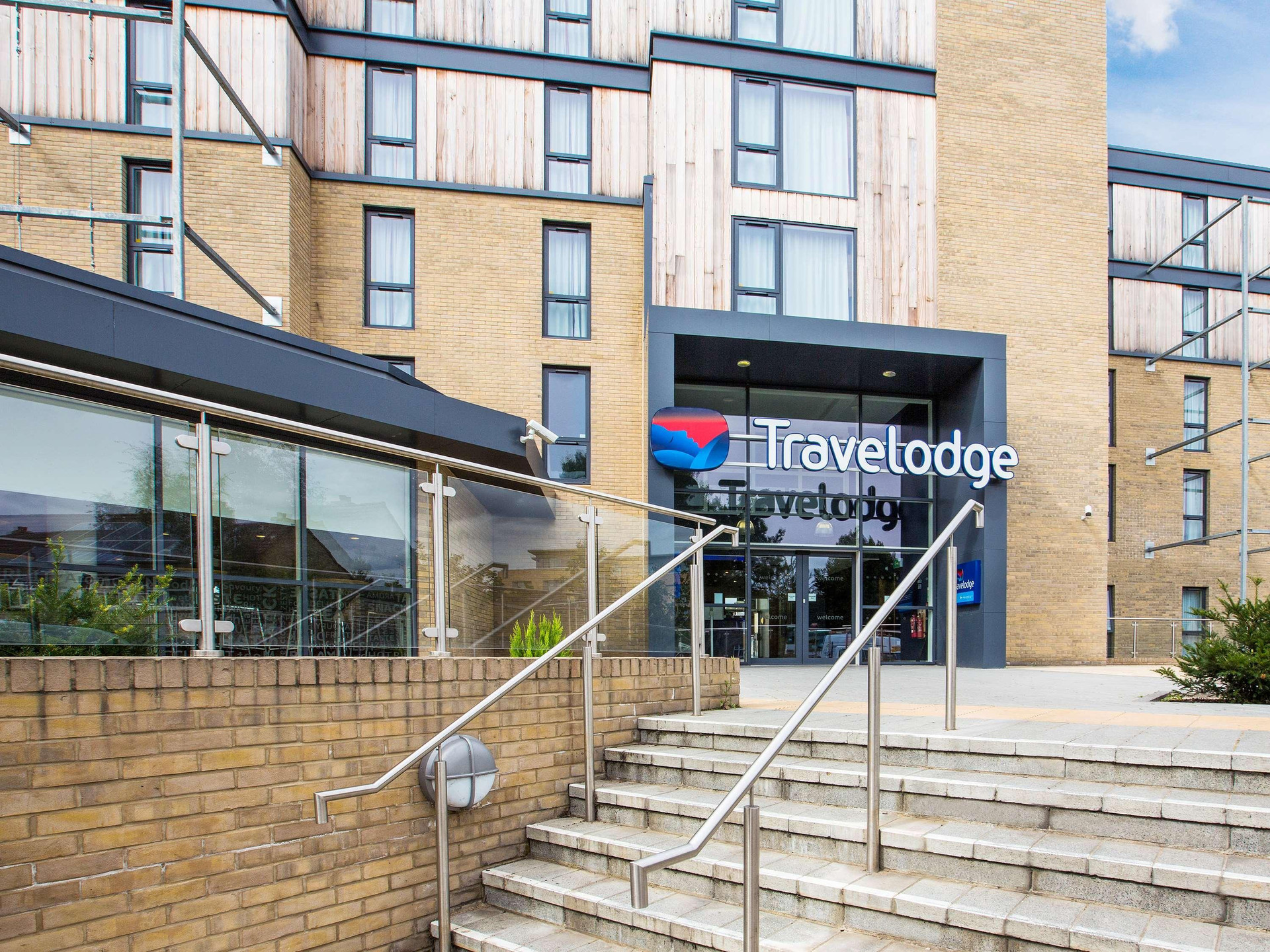 Vista Exterior Travelodge Cambridge Newmarket Road