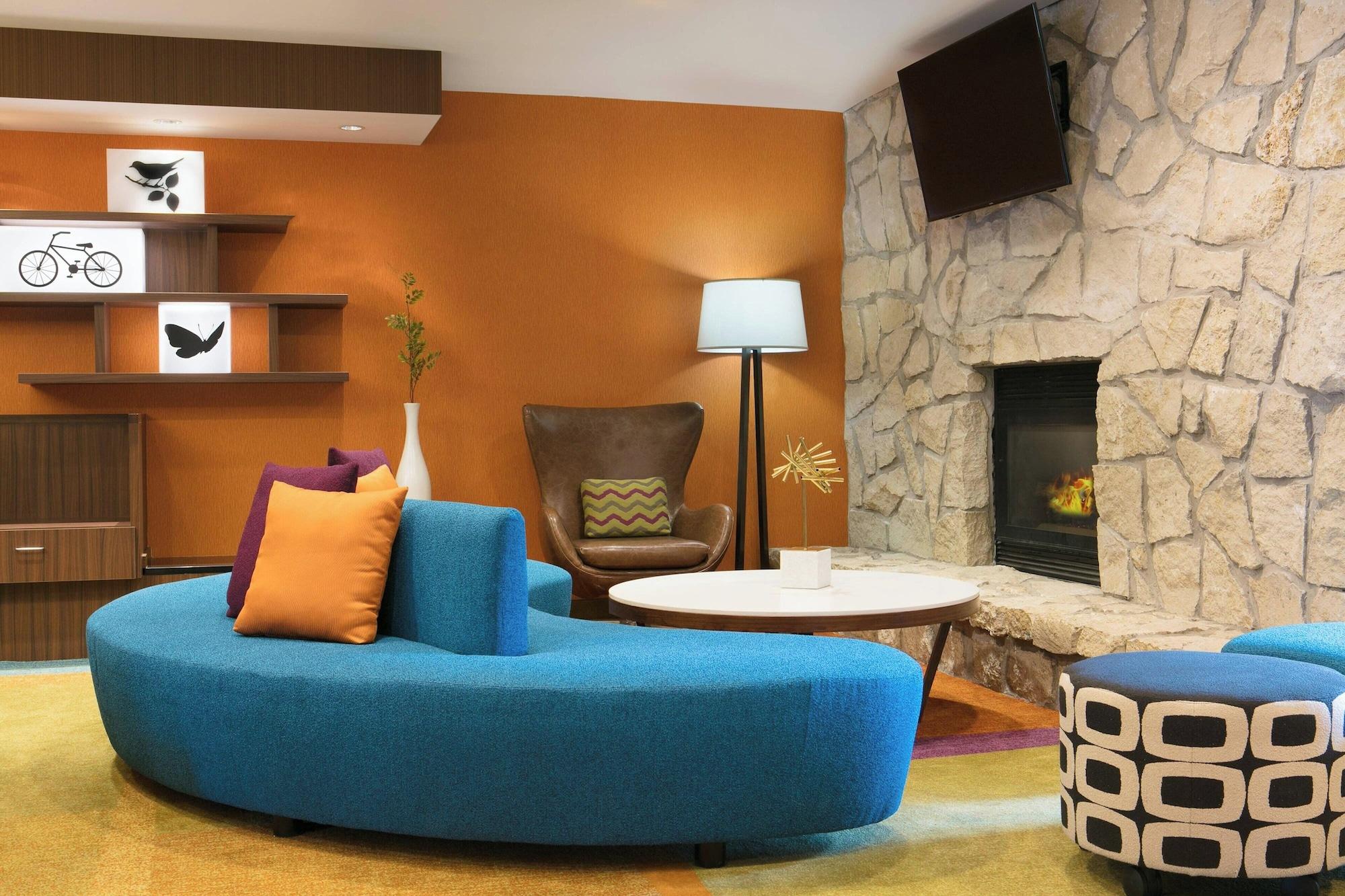 Vista Lobby Fairfield Inn by Marriott Manhattan