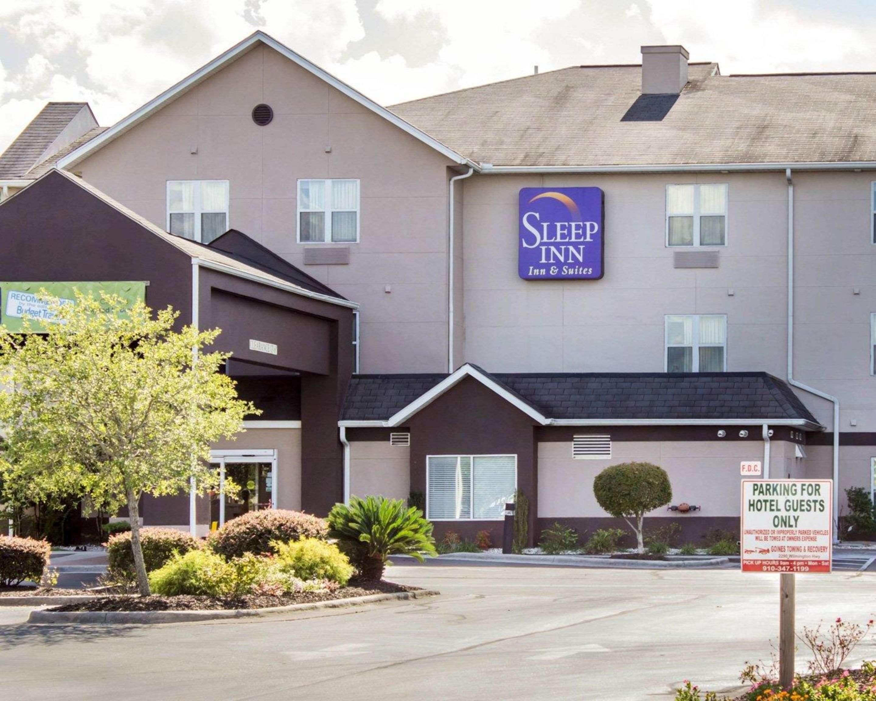 Vista Exterior Sleep Inn & Suites Jacksonville near Camp Lejeune