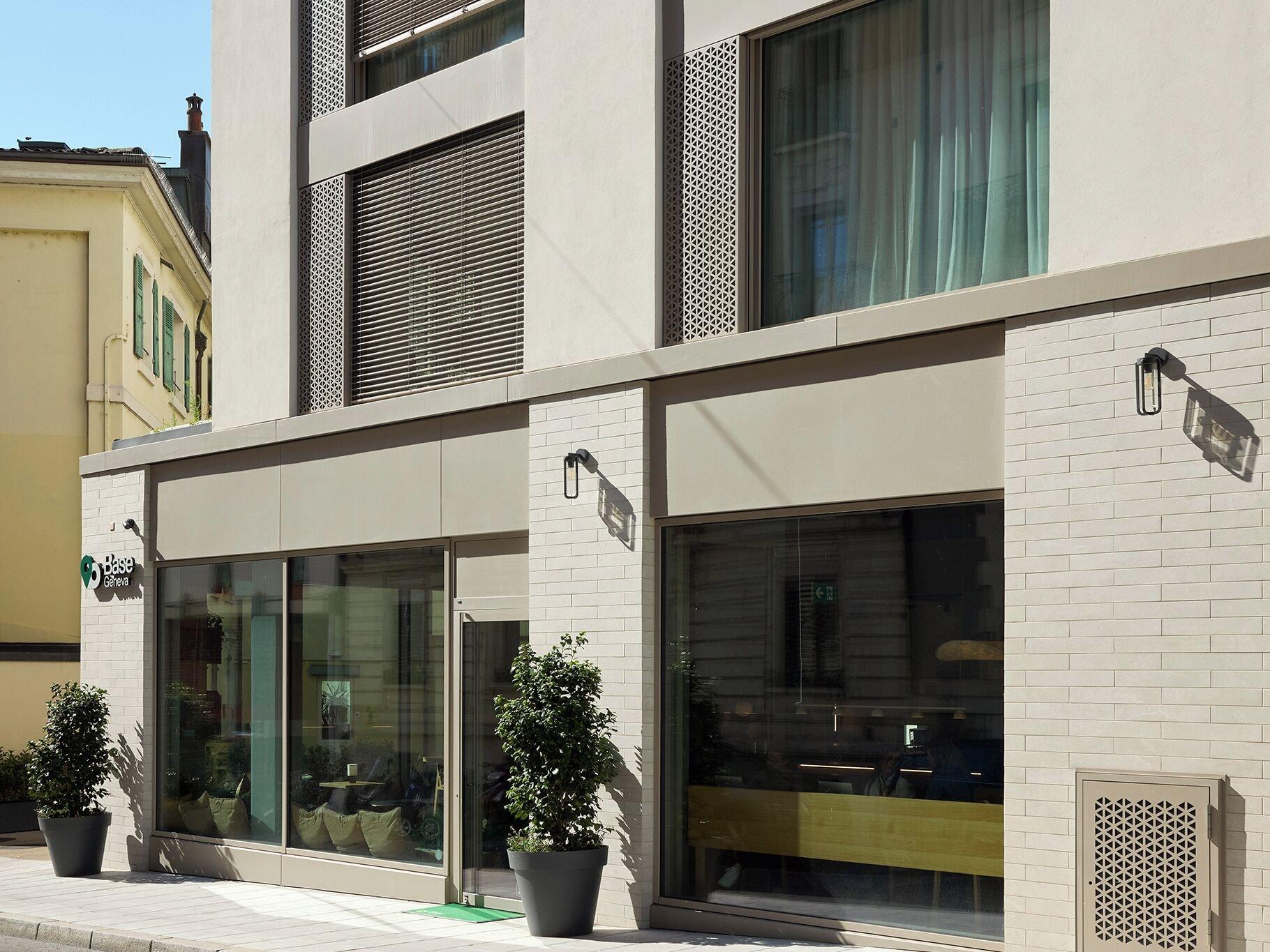 Vista Exterior Base Geneva