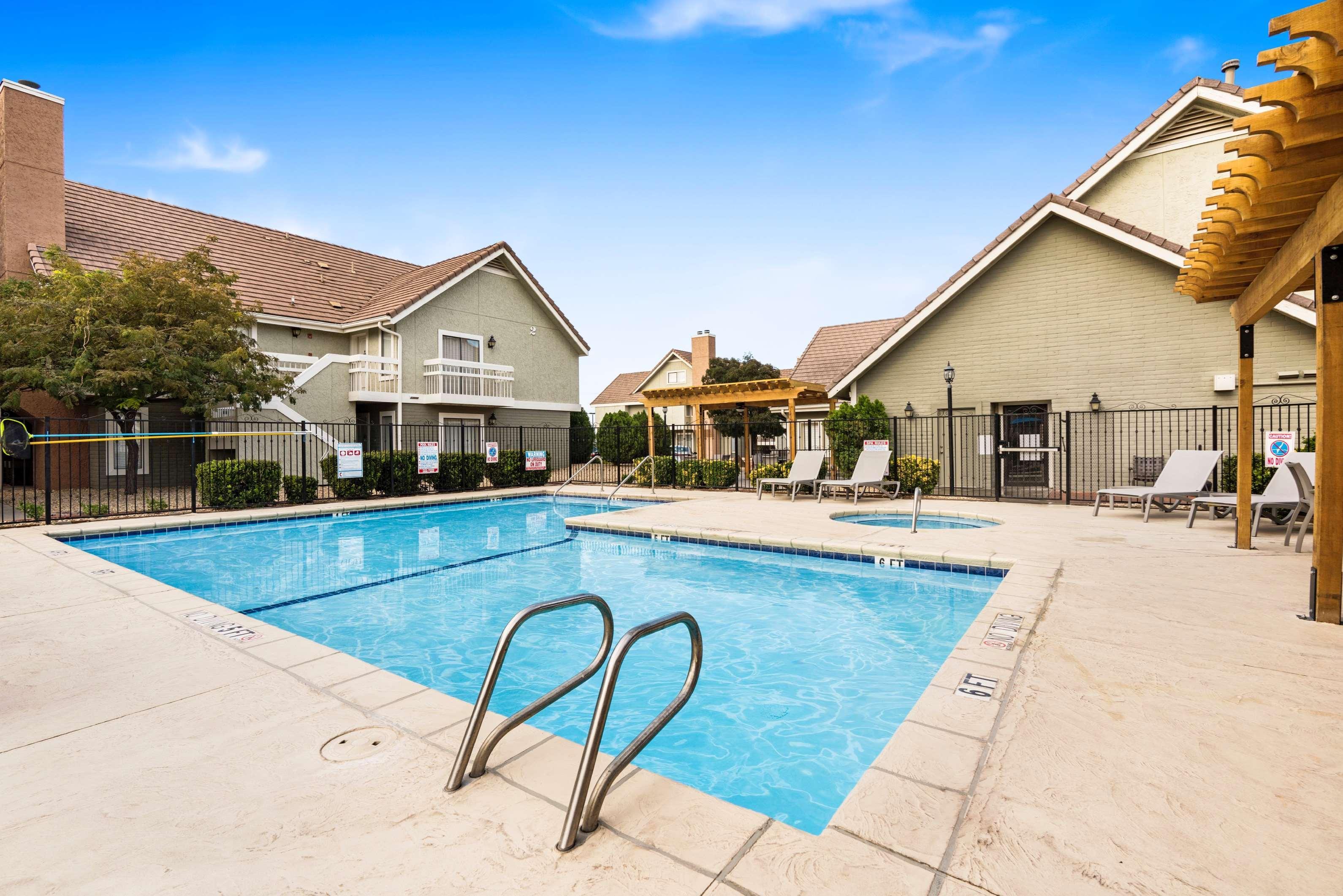 Vista Piscina Chase Suite Hotel El Paso
