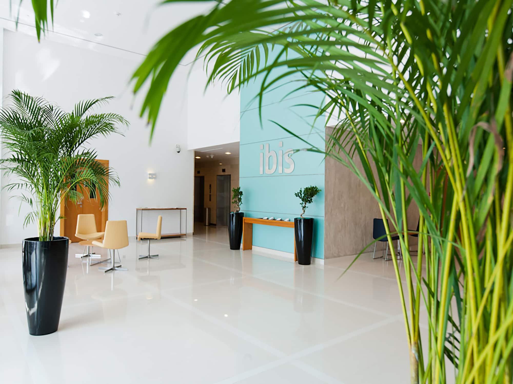 Vista Lobby ibis Abu Dhabi Gate